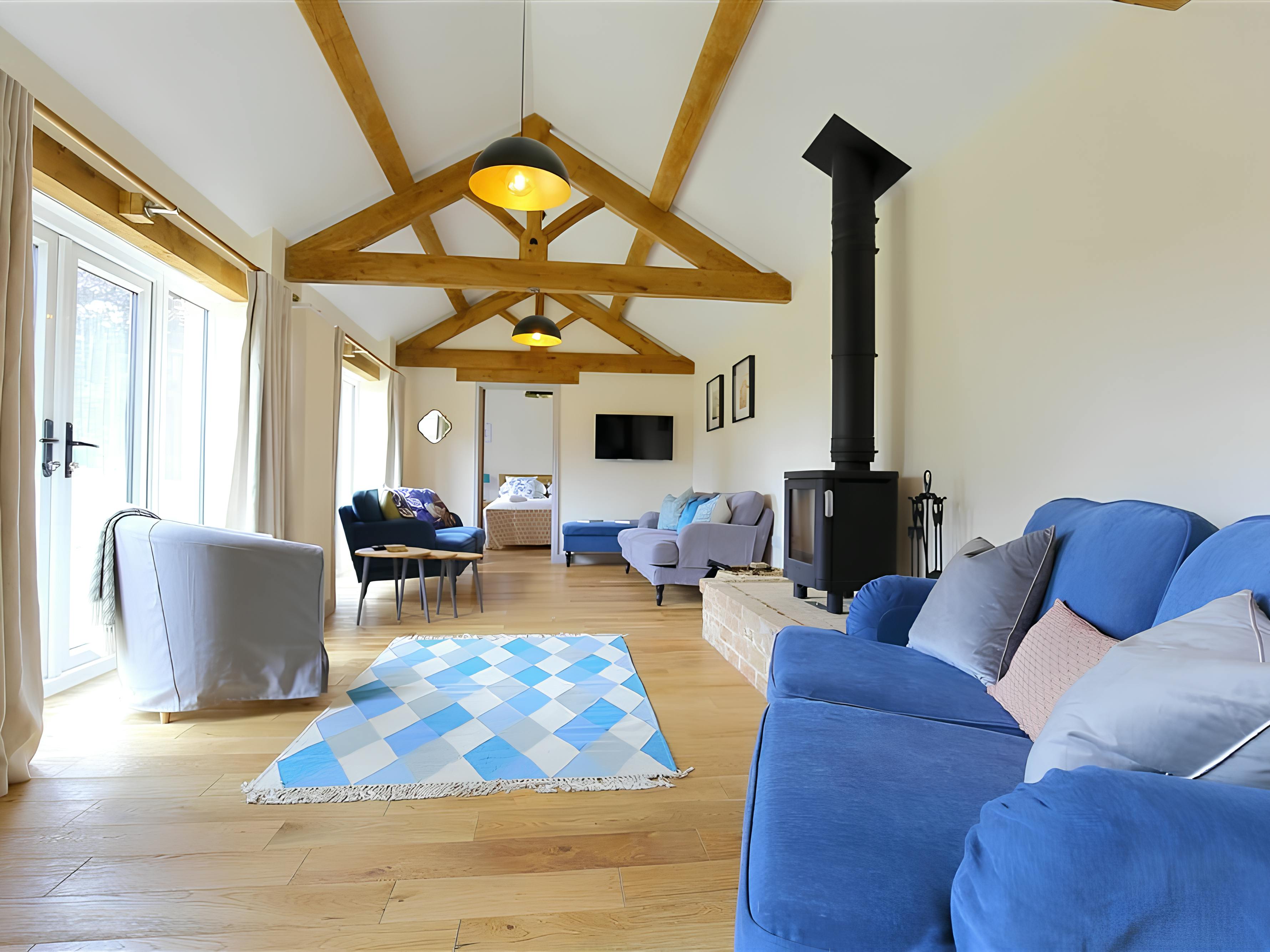 House Helm Hawkesbury Bourton-on-the-Water: Luxury 4-Bedroom Villa with Hot Tub and Spa, Bourton-on-the-Water