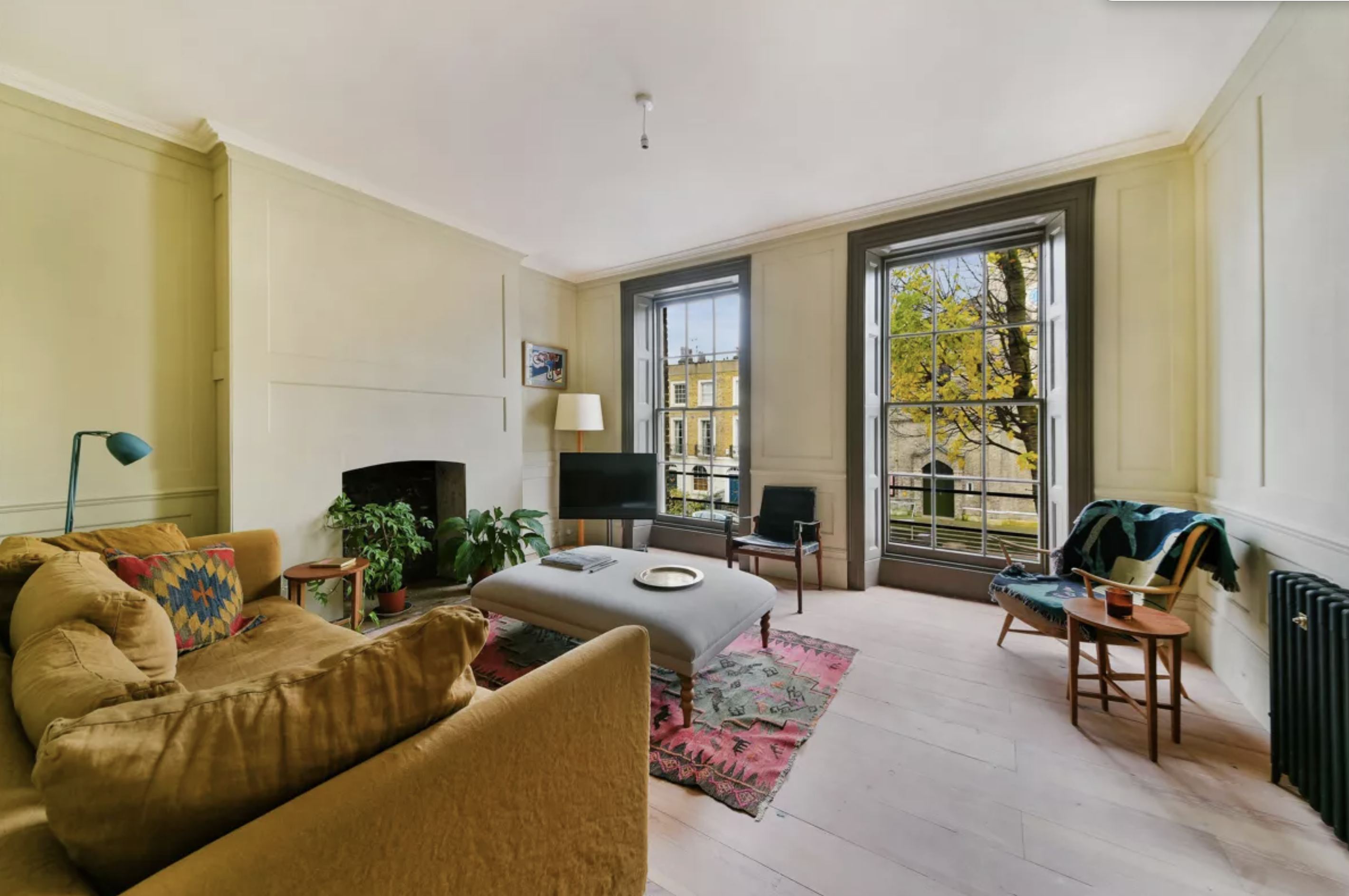 House Helm Hawkesbury Canonbury: Luxury 2-Bedroom Apartment with Office and Family Amenities in Canonbury London