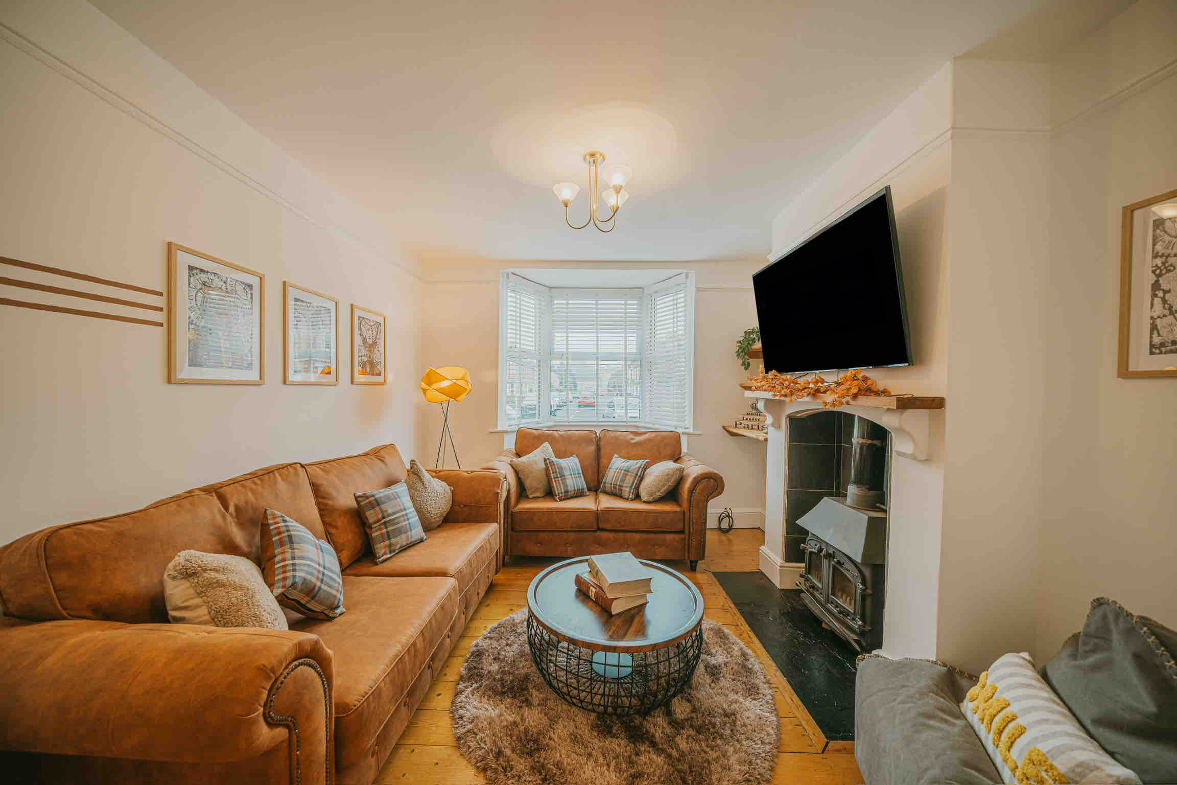House Helm Hawkesbury Cirencester: Luxury 2-Bedroom House with Countryside Charm in Cirencester