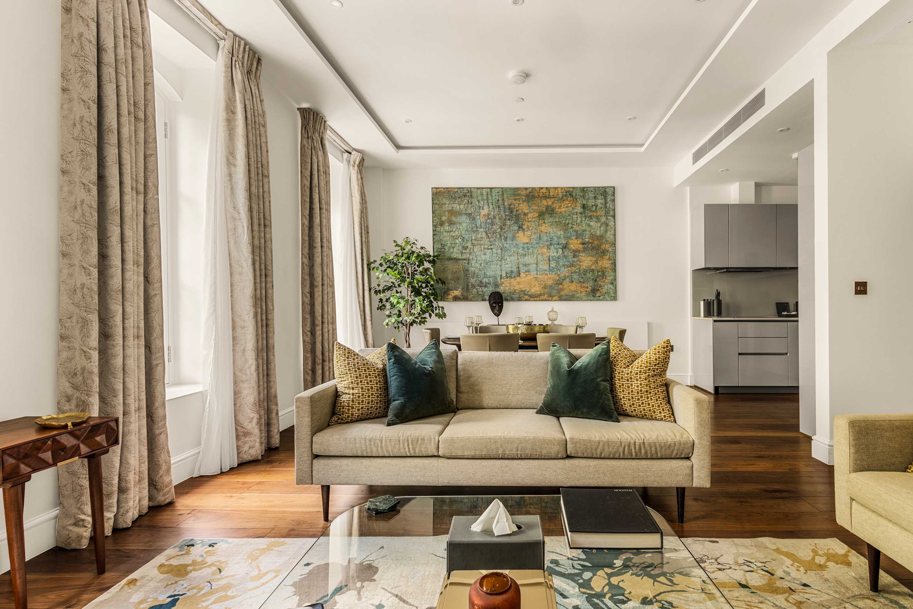 House Helm Hawkesbury Kensington: Luxury 3-Bedroom Townhouse with Air Conditioning in Kensington, London