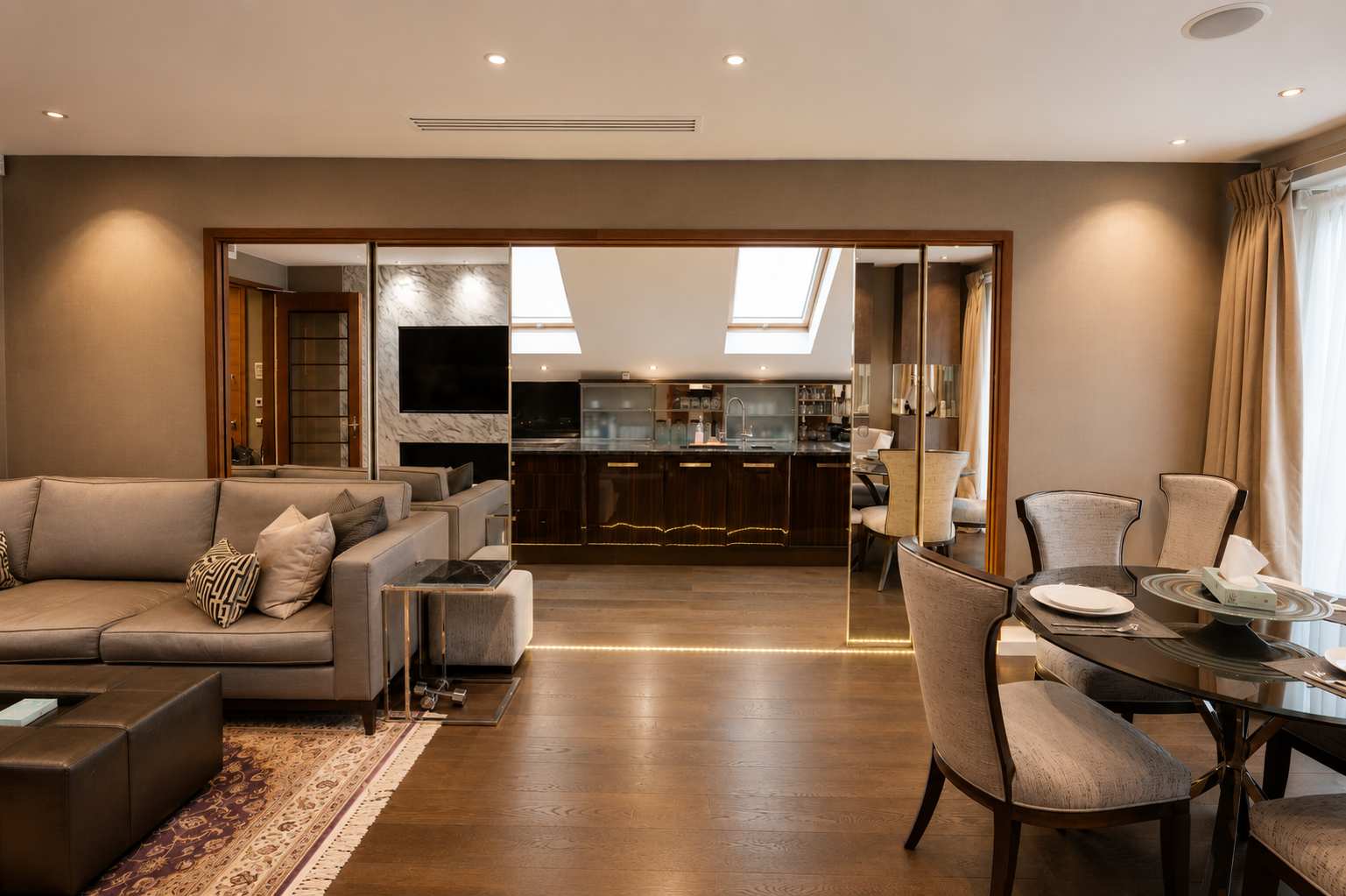 House Helm Hawkesmoor Knightsbridge: Luxury 3-Bedroom Apartment with Spa and Private Parking, Knightsbridge London