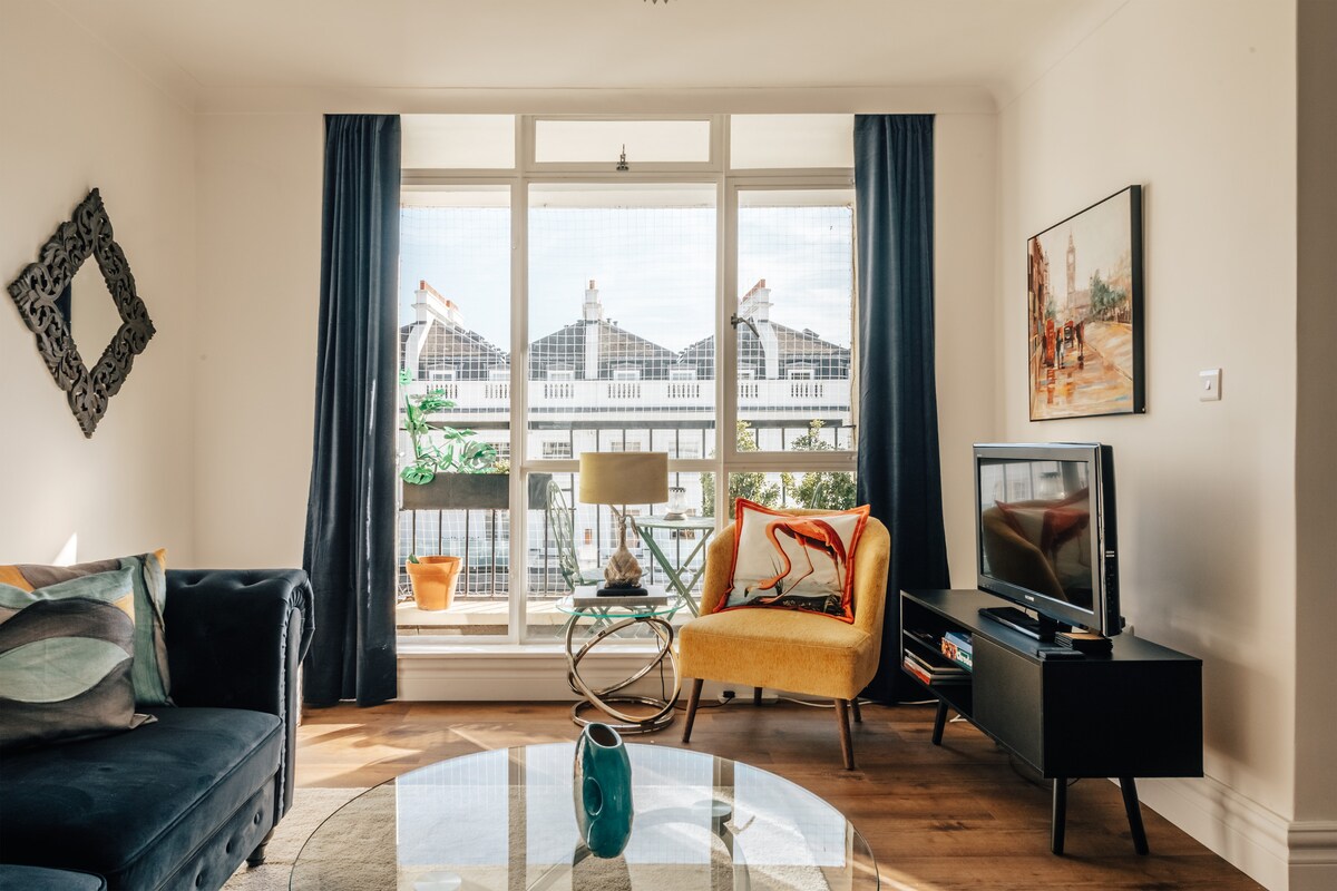 House Helm Hawkeswater Bayswater: Luxury 2-Bedroom Apartment with Private Parking, Family-Friendly, Bayswater London
