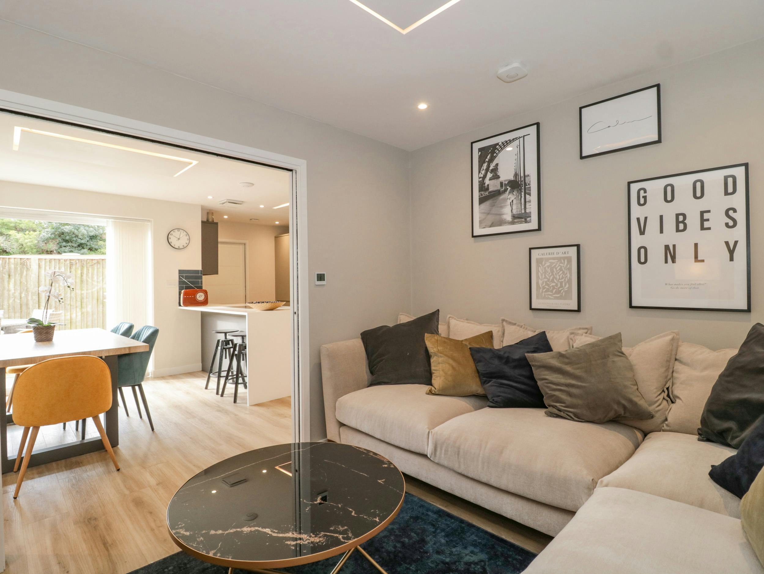 House Helm Hawkhill Lymington: Luxury 3-Bedroom House with Sea Views and Family Amenities, The New Forest