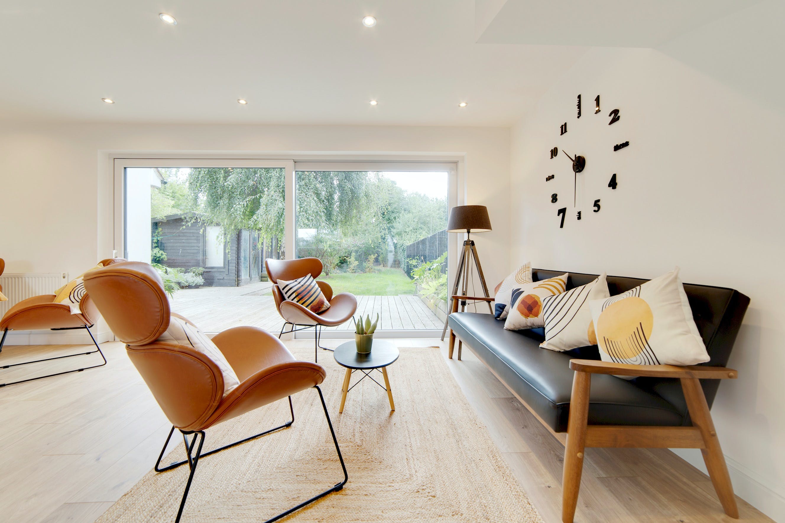 House Helm Hawkhills Cambridge: Luxury 3-Bedroom House with Private Parking, Family-Friendly Stay in Cambridge