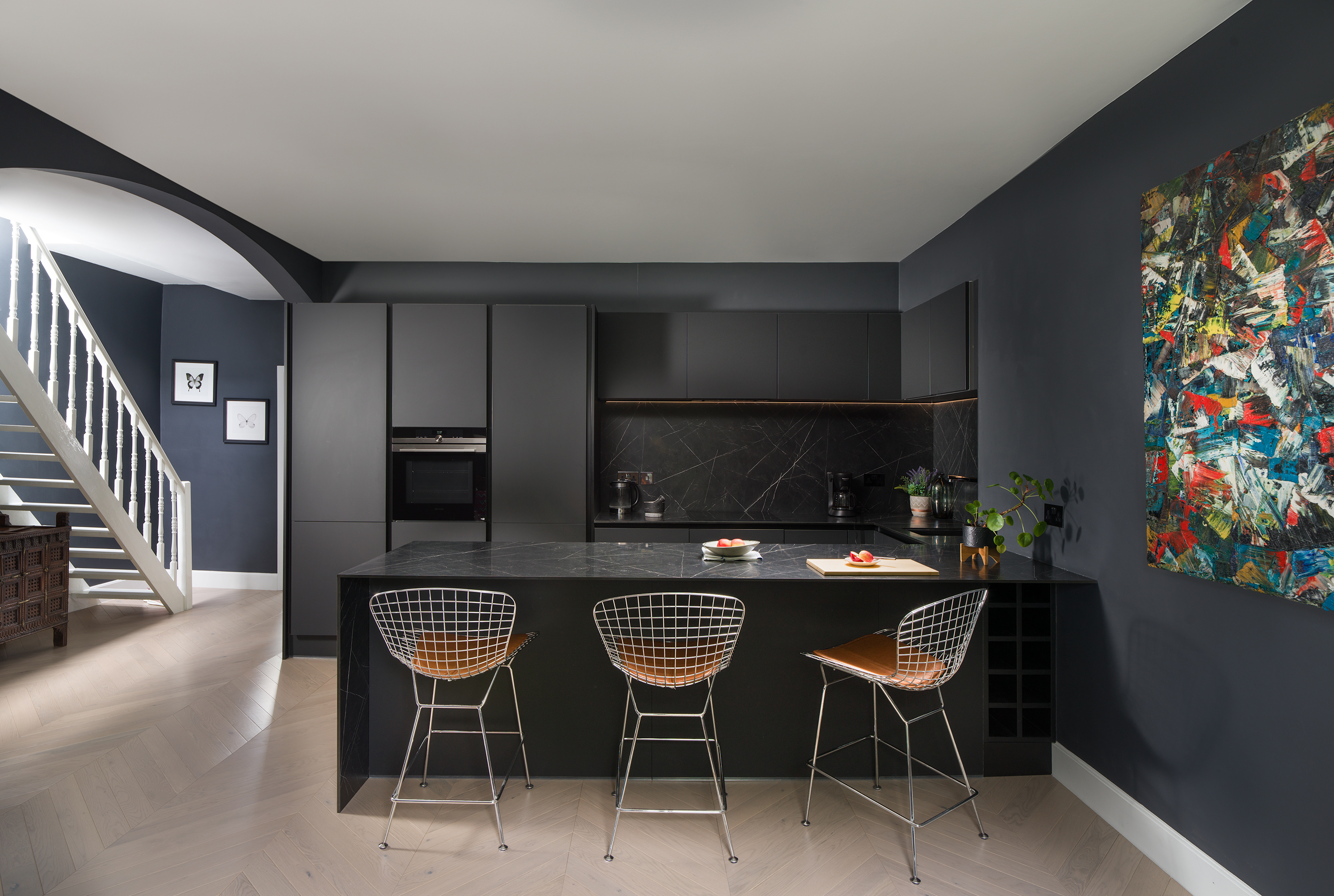 House Helm Hawkridge Holland Park: Luxury 2-Bedroom Apartment with Private Parking and Sauna in Holland Park