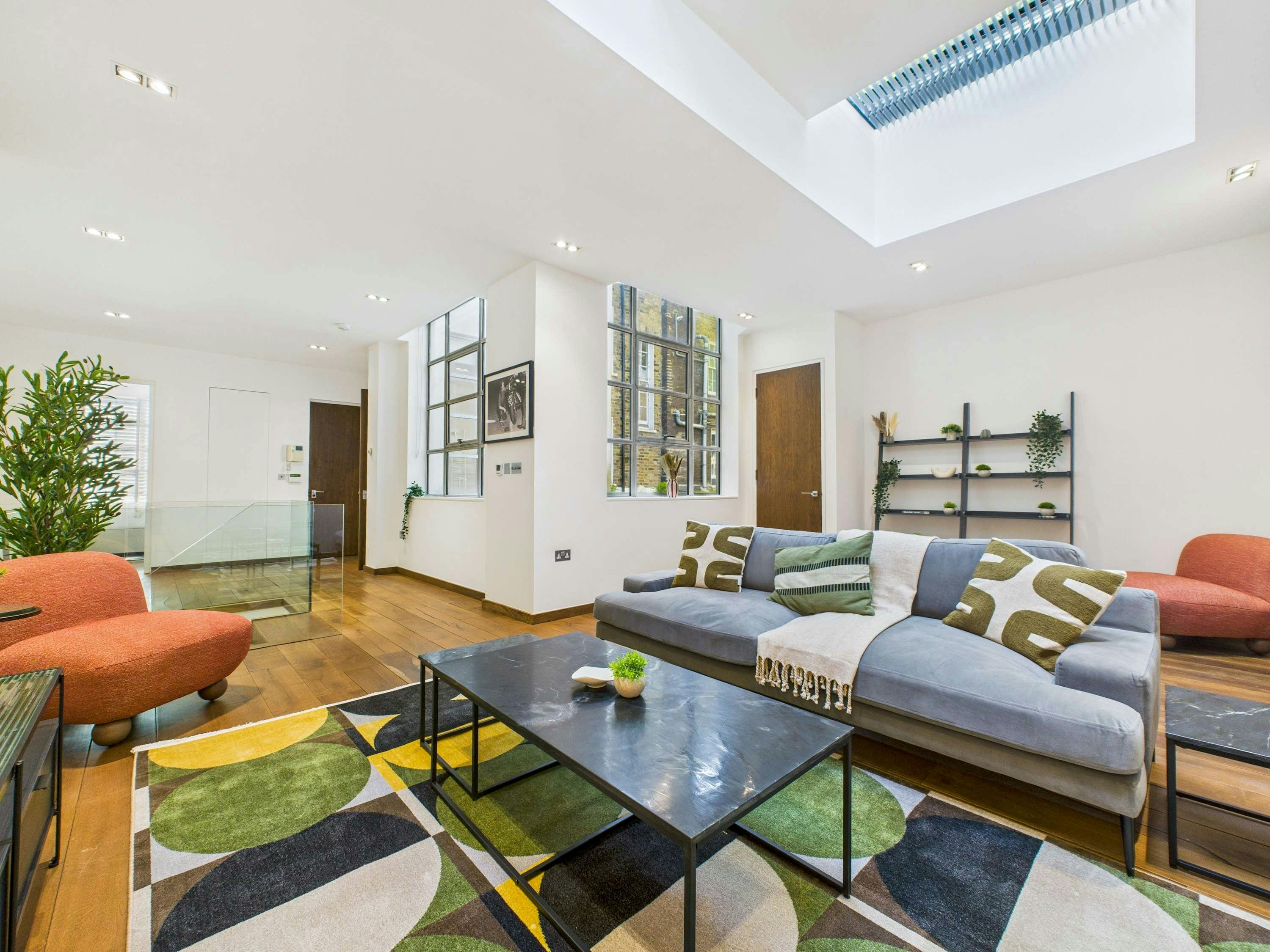 House Helm Hawley Camden 1289918: Luxury 2-Bedroom Townhouse with Spa and Home Office, Camden Town London