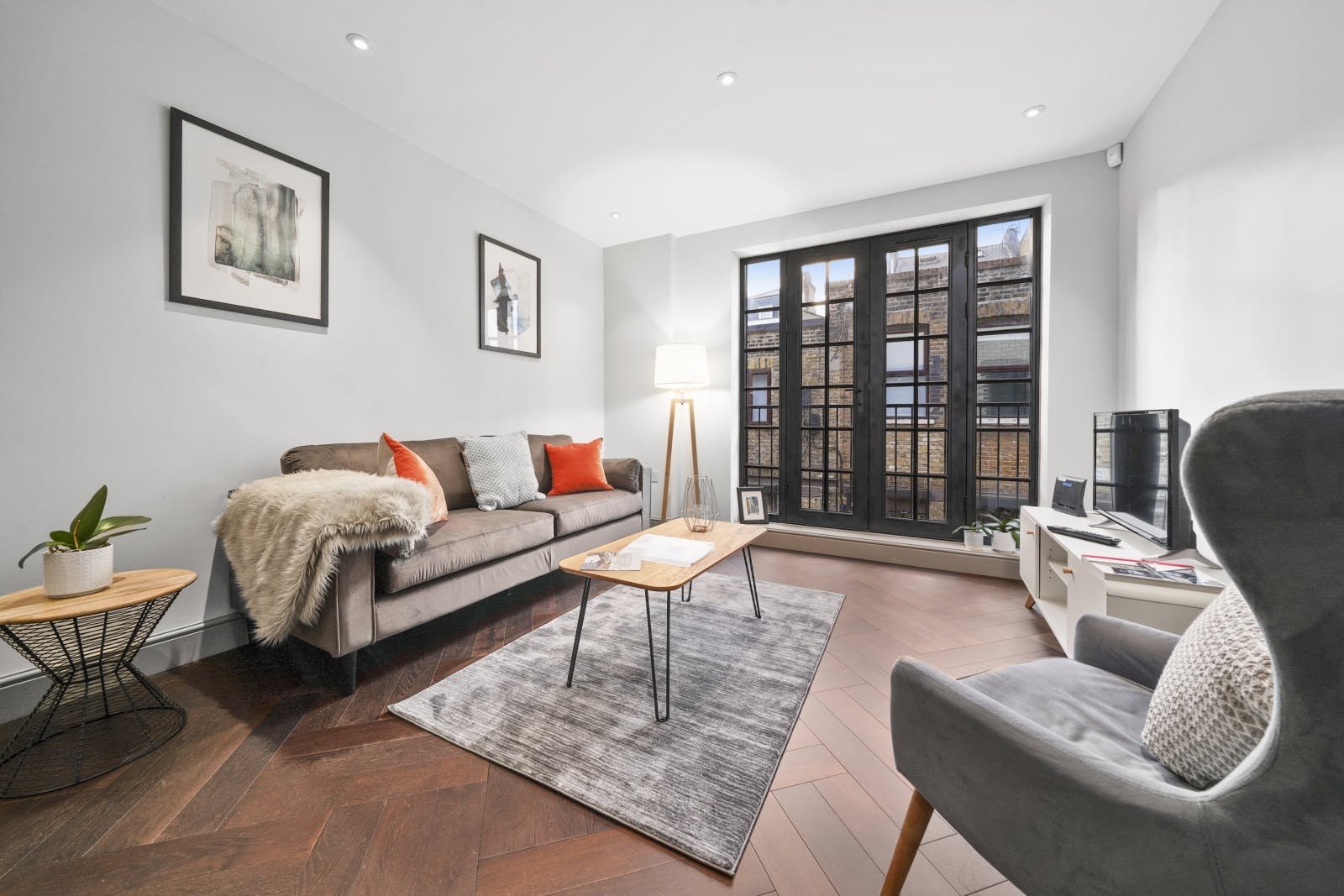 House Autan Mornington Crescent Camden Town: Luxury 2-Bedroom Apartment with Private Parking, Camden Town