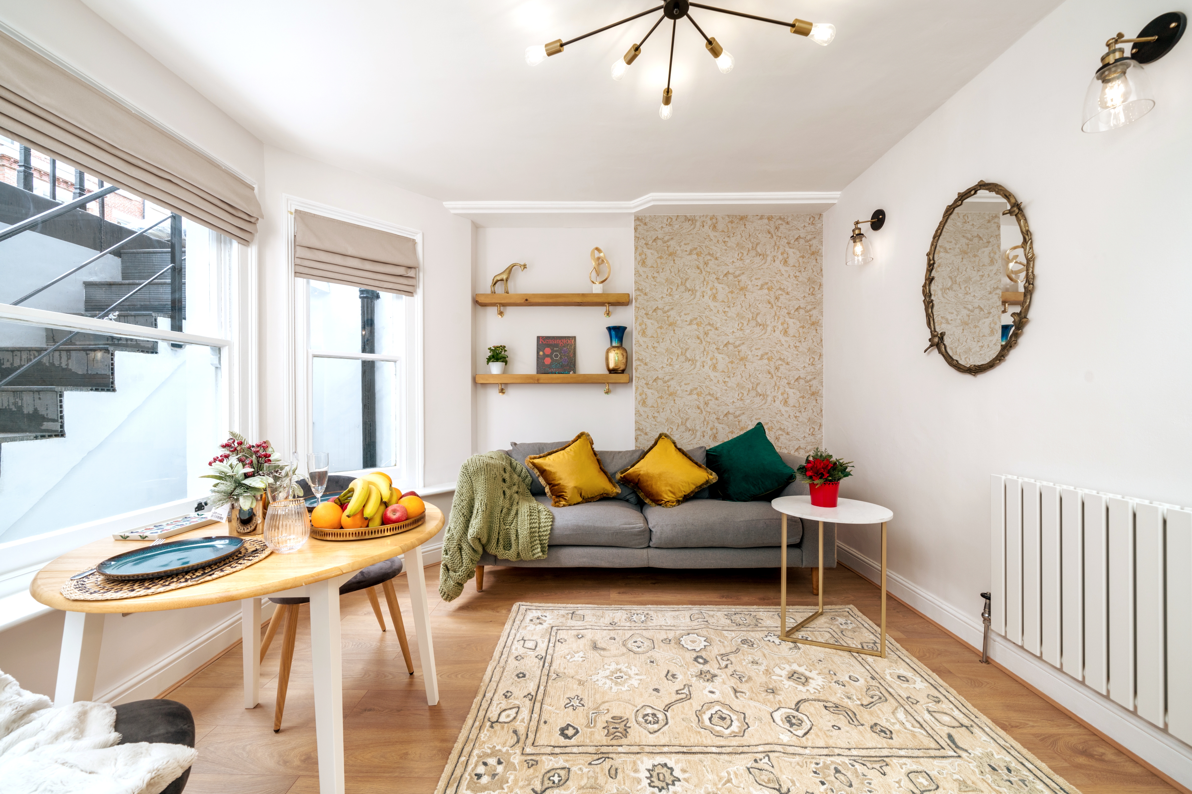 House Helm Hawthorn BaronsCourt: Luxury 1-Bedroom Apartment with Private Patio and Parking, Baron’s Court London