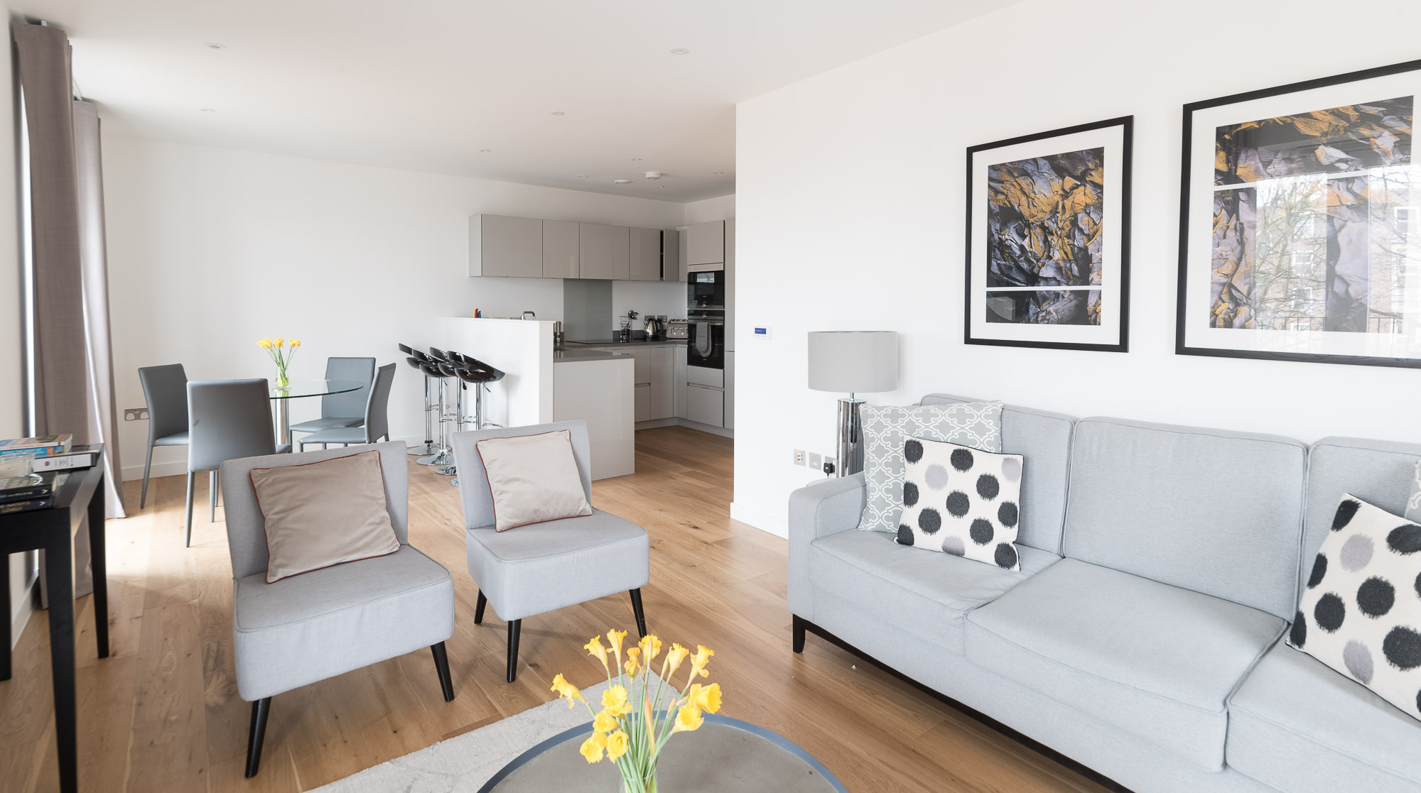 House Helm Hawthorn Battersea: Luxury 2-Bedroom Apartment with Spa and Gym, Battersea London