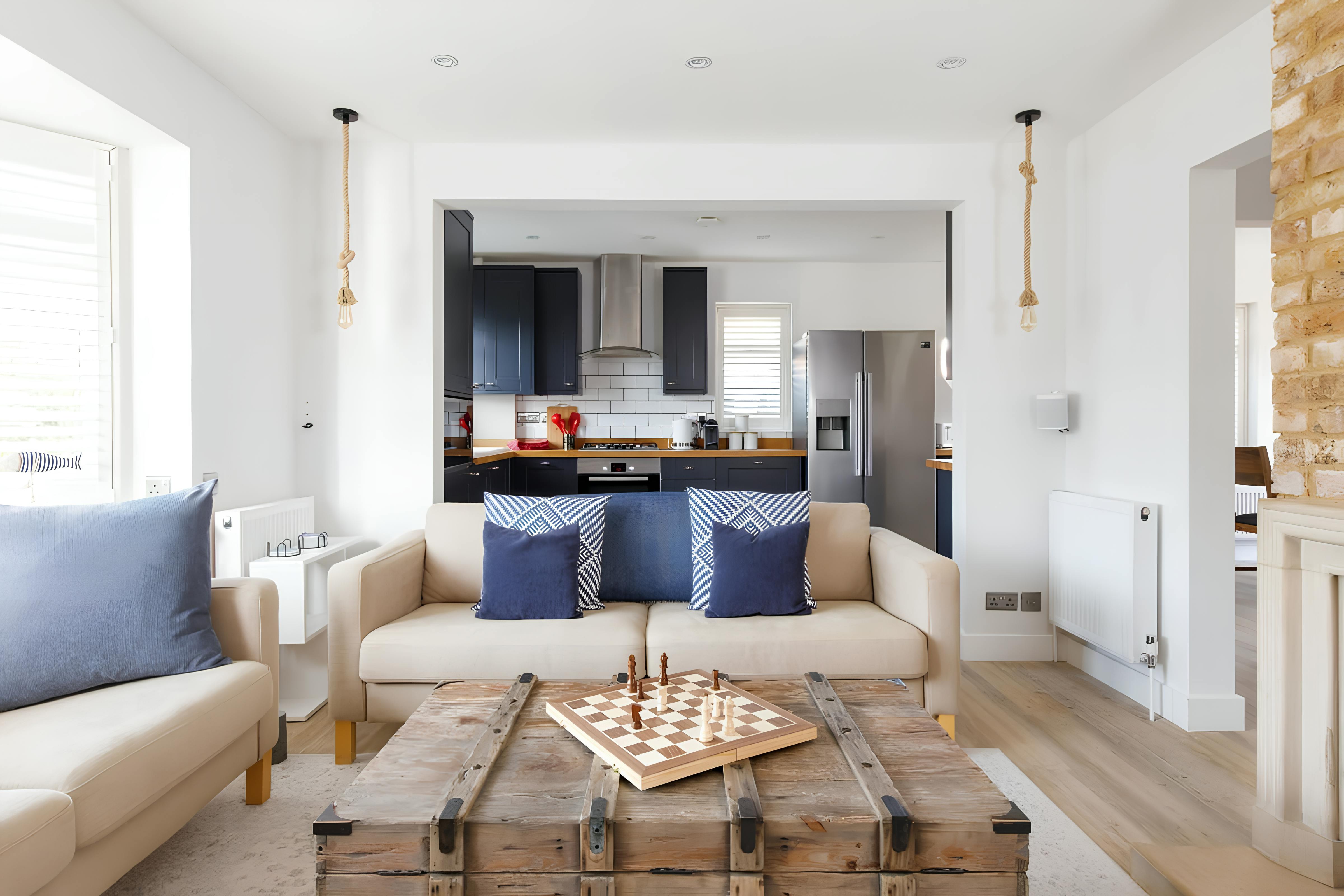 House Helm Hawthorn Bracklesham: Luxury 3-Bedroom Villa with Seaview and Private Parking, West Sussex