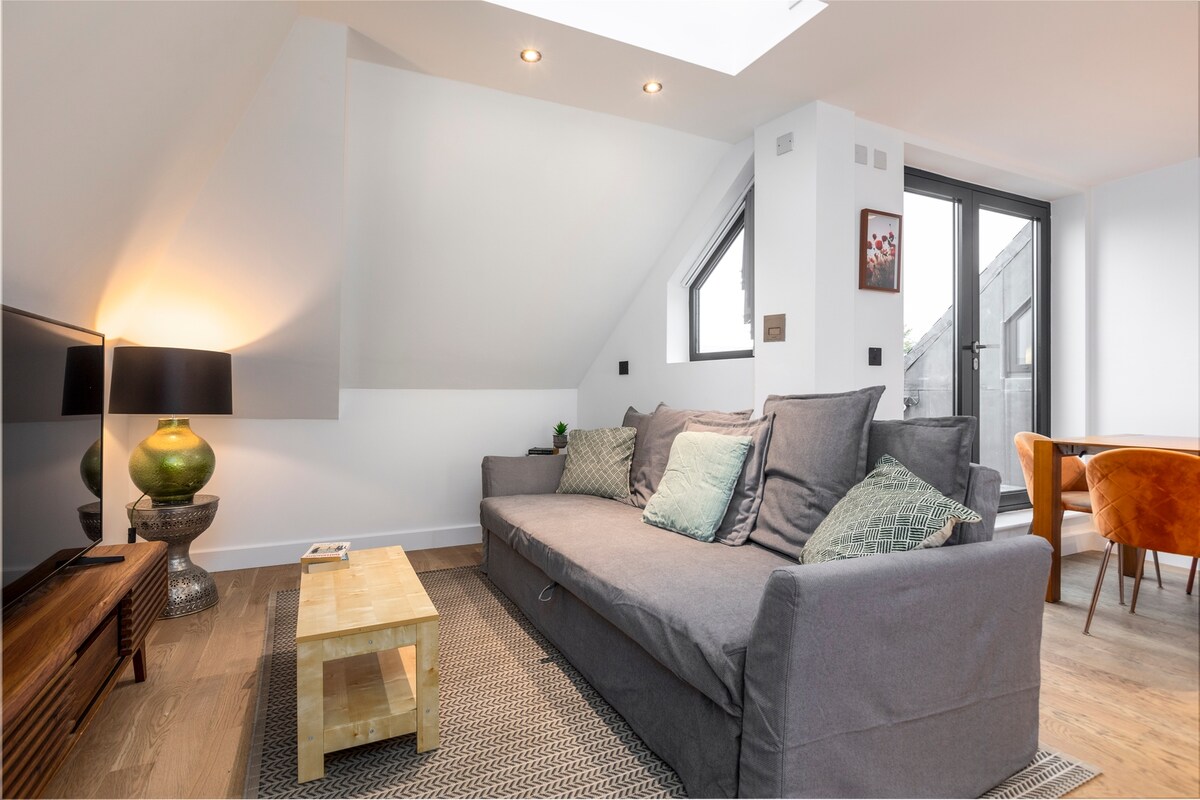 House Helm Hawthorn Gospel Oak: Luxury 2-Bedroom Apartment with Spa Sauna and Parking, Kentish Town