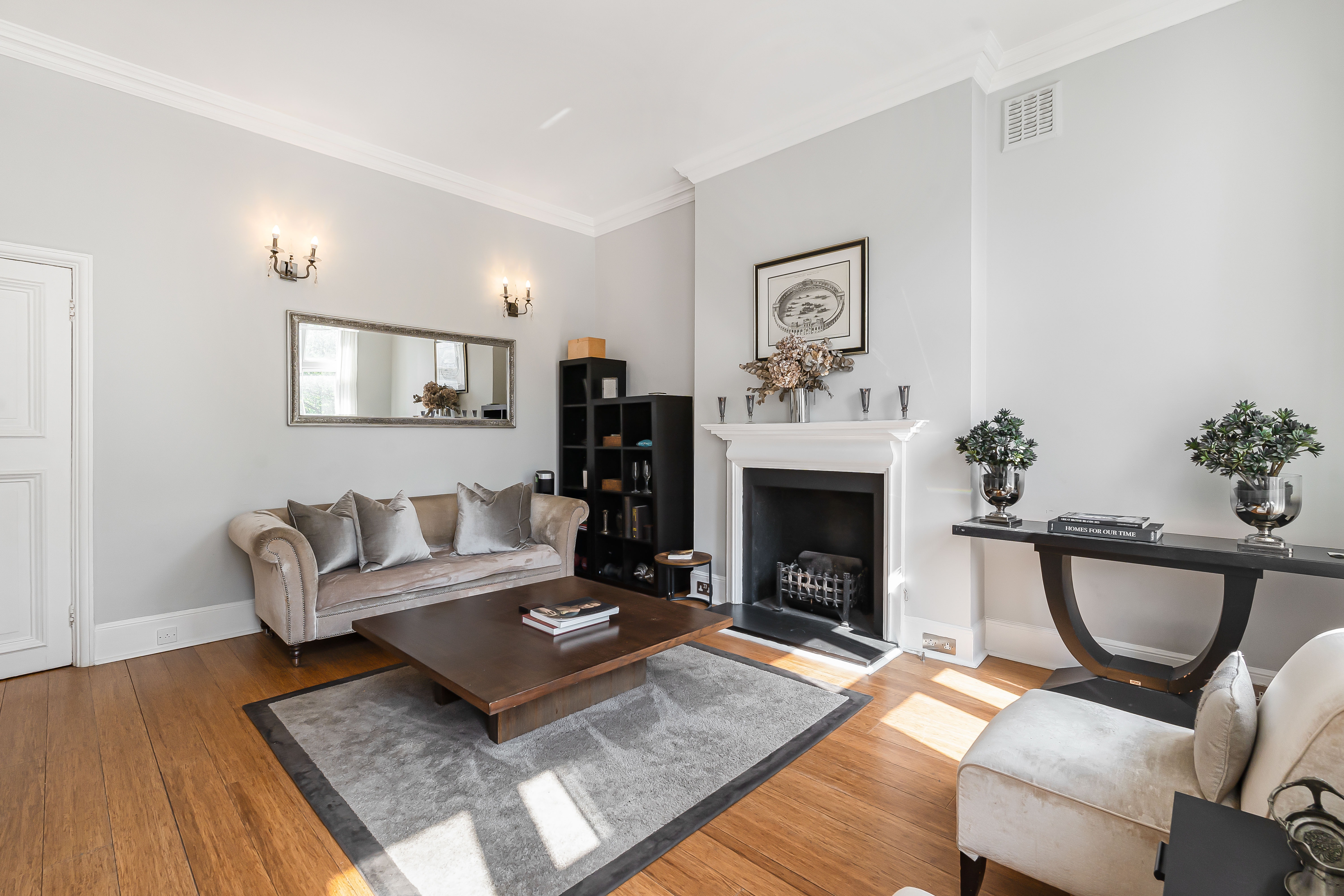 House Helm Hawthorn Knightsbridge: Luxury 2-Bedroom Apartment with Spa and Private Parking, Knightsbridge London