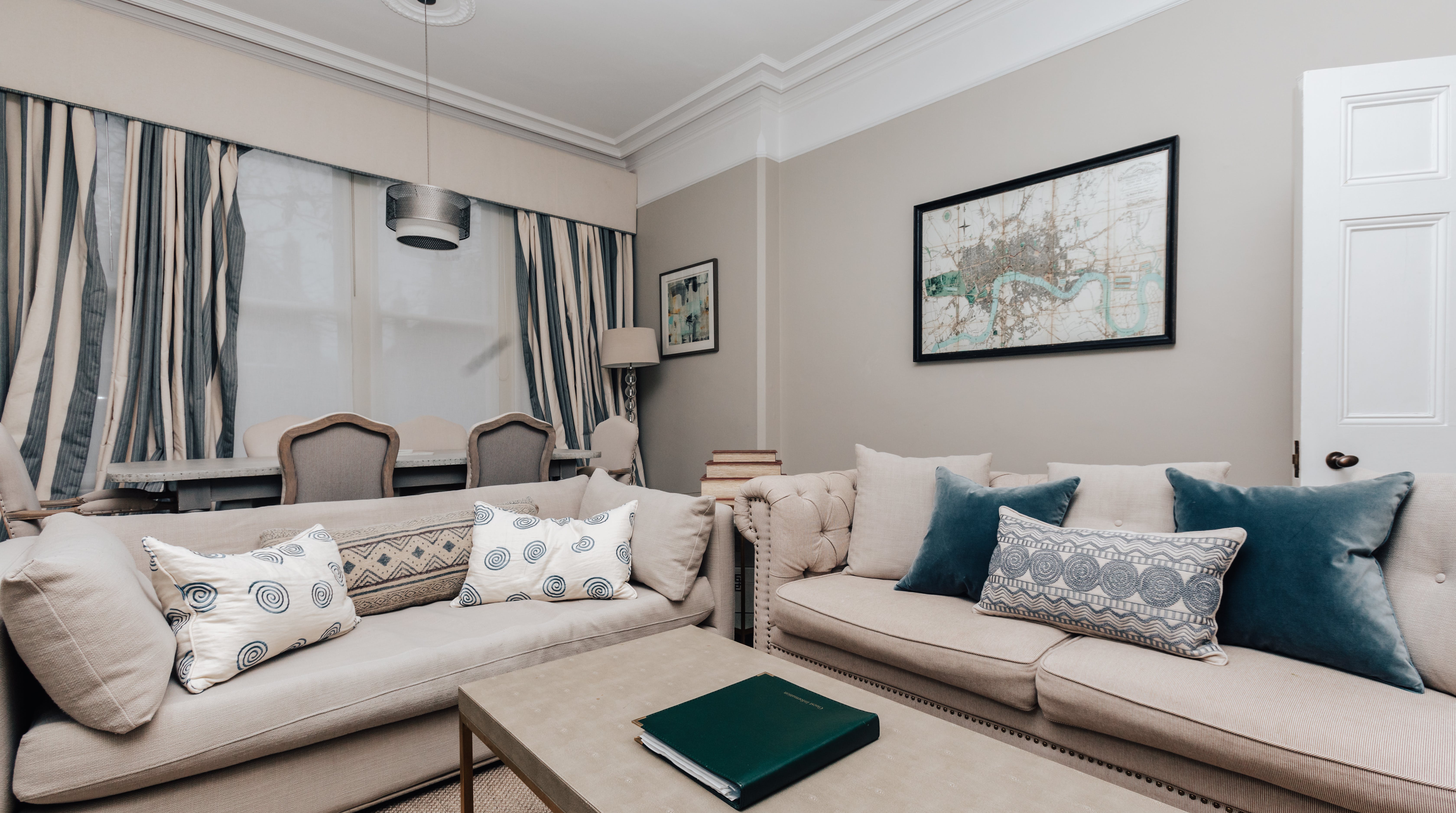 House Helm Hawthorn Oxford: Luxury 2-Bedroom Apartment with Fireplace and Private Parking, Oxford