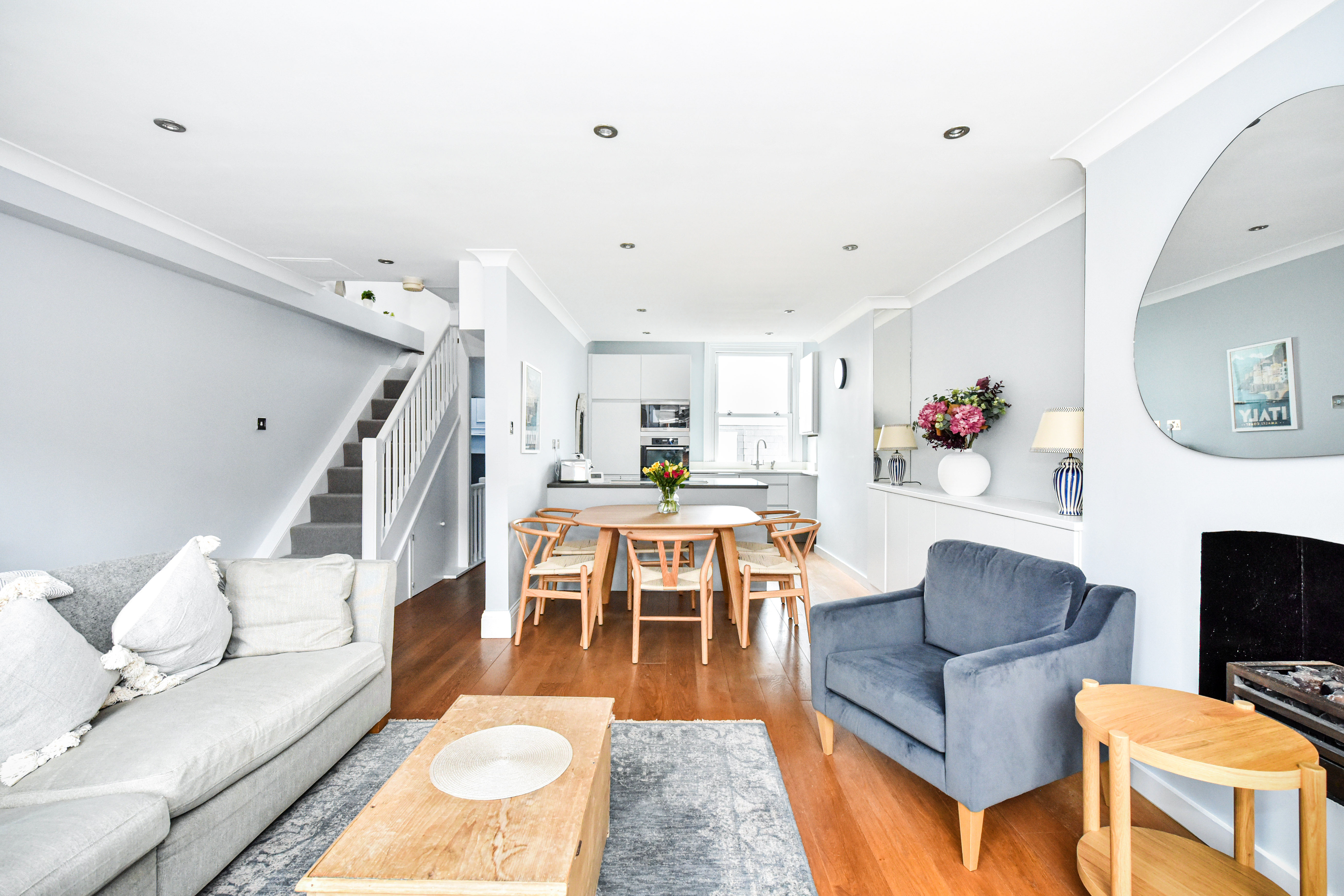 House Helm Hawthorn Parsons Green: Luxury 3-Bedroom Apartment with Spa and Private Parking, Fulham London