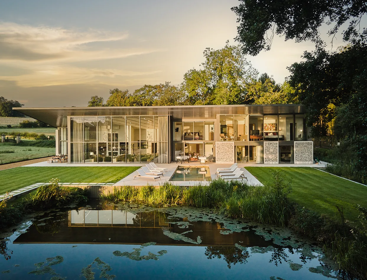 House Helm Hawthorn Winchester: Luxury 7-Bedroom Villa with Heated Pool and Hot Tub, Hampshire