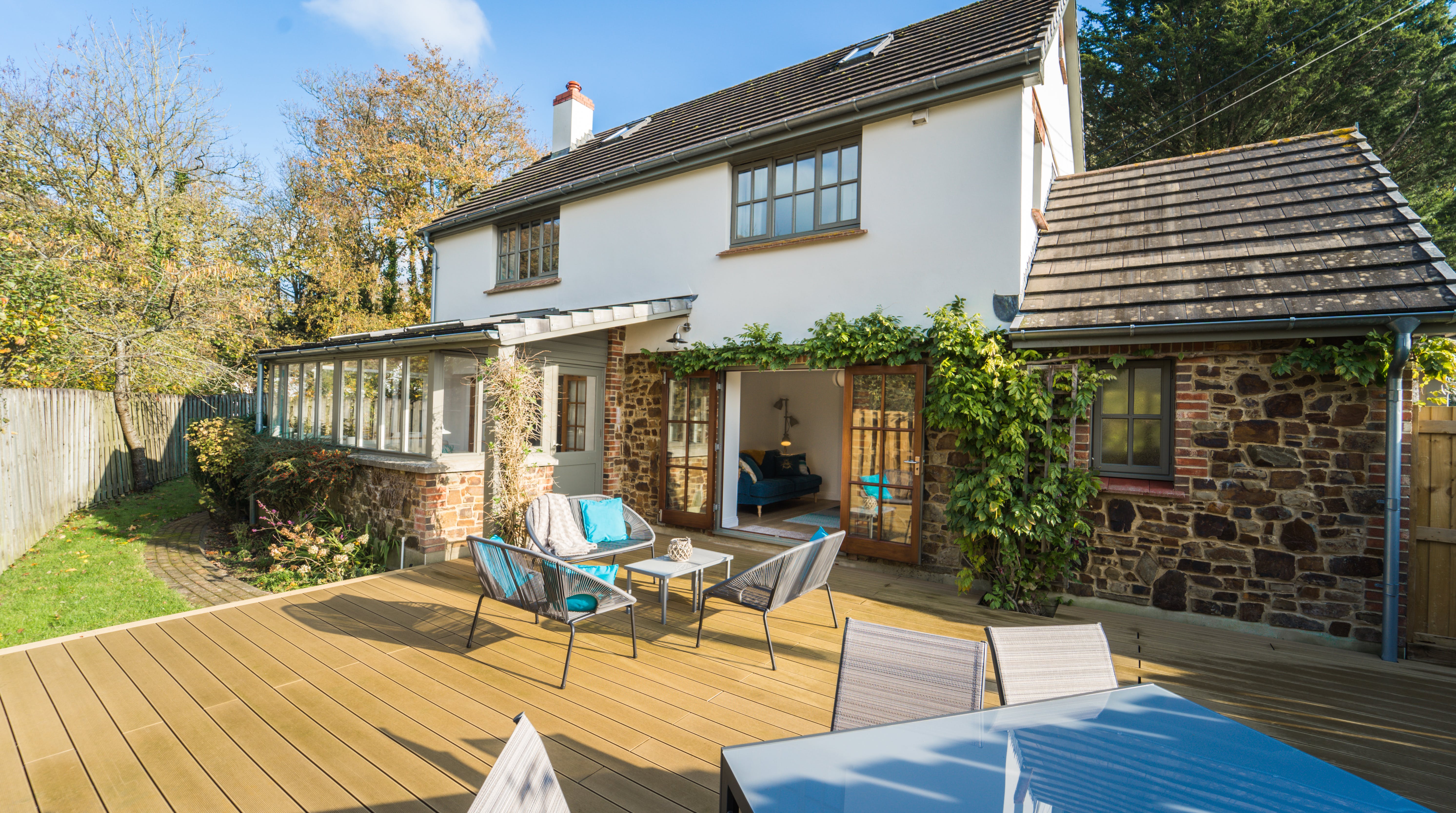 House Helm Heather Abbotsham Bideford: Charming 3-Bedroom Townhouse with Spa and Countryside Views, Bideford