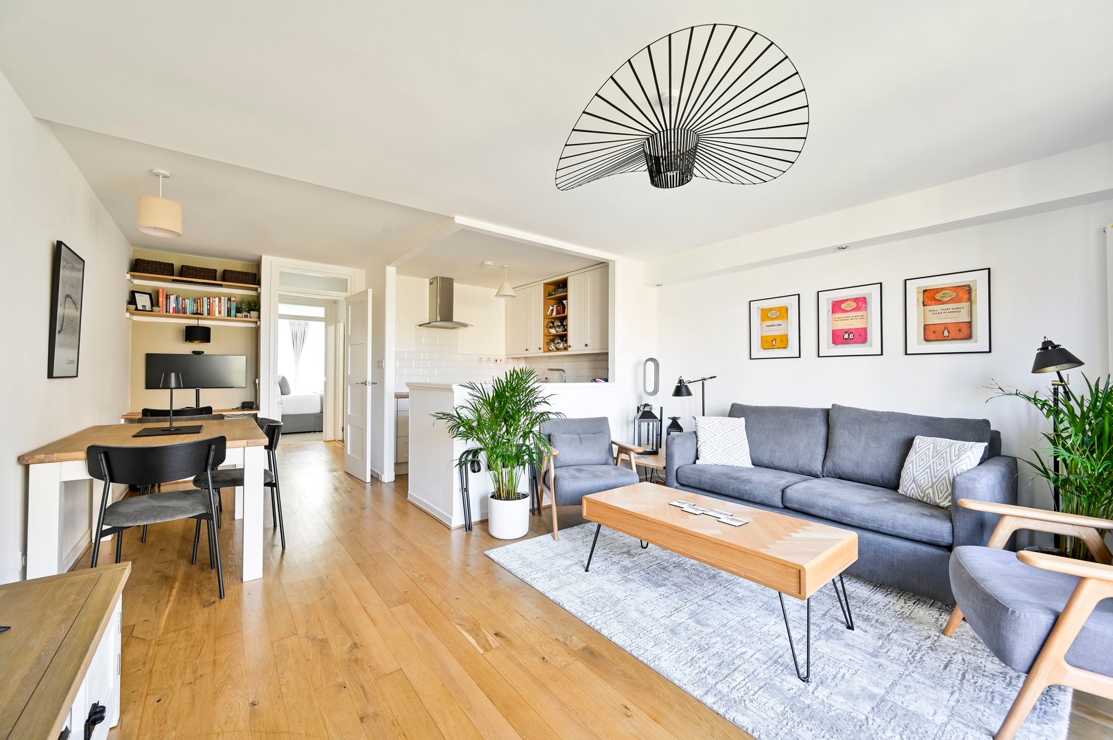 House Helm Heather Barnsbury: Luxury 1-Bedroom Apartment with Spa and Balcony, Islington London