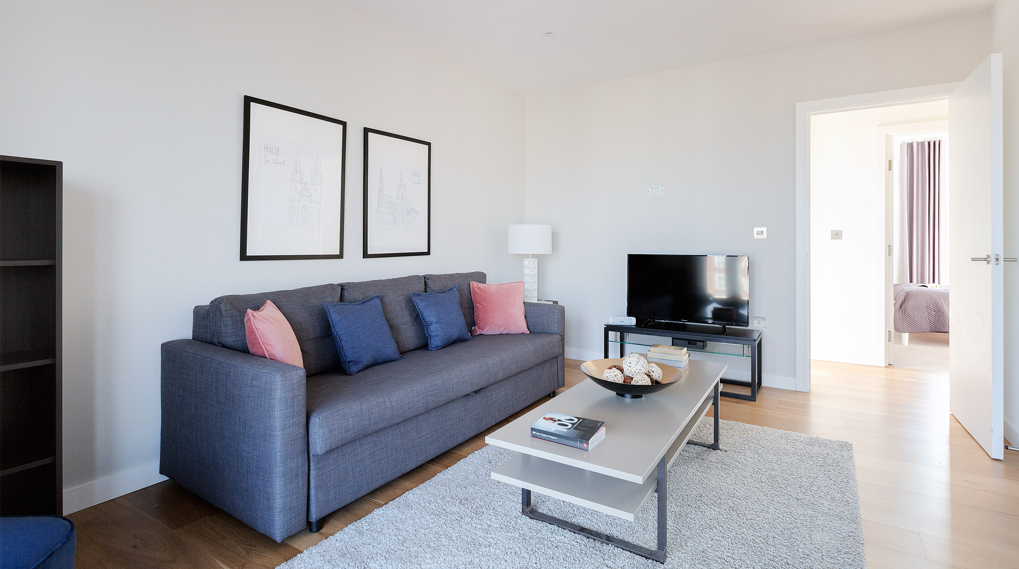 House Helm Heather Battersea: Luxury 2-Bedroom Apartment with Spa and Gym in Battersea London