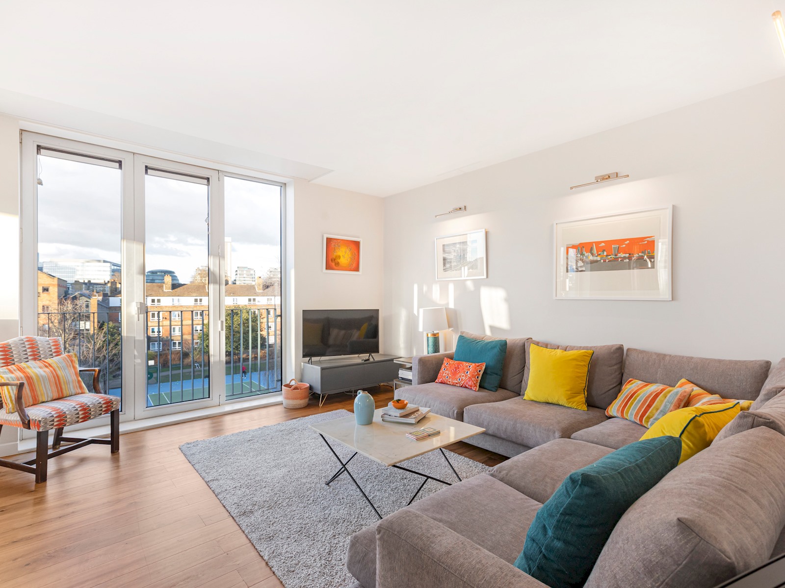 House Helm Heather Bermondsey: Luxury 1-Bedroom Apartment with Family-Friendly Amenities, Tower Bridge London