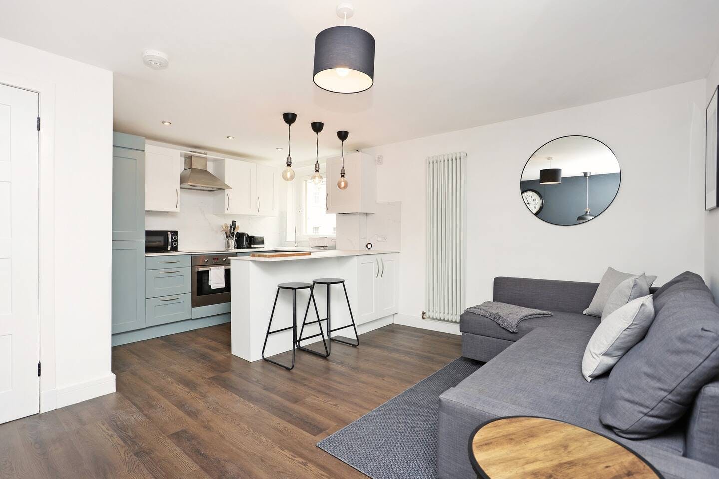 House Helm Heather Calton Edinburgh: Luxury 1-Bedroom Apartment with Spa and Garden Access, Hillside Edinburgh