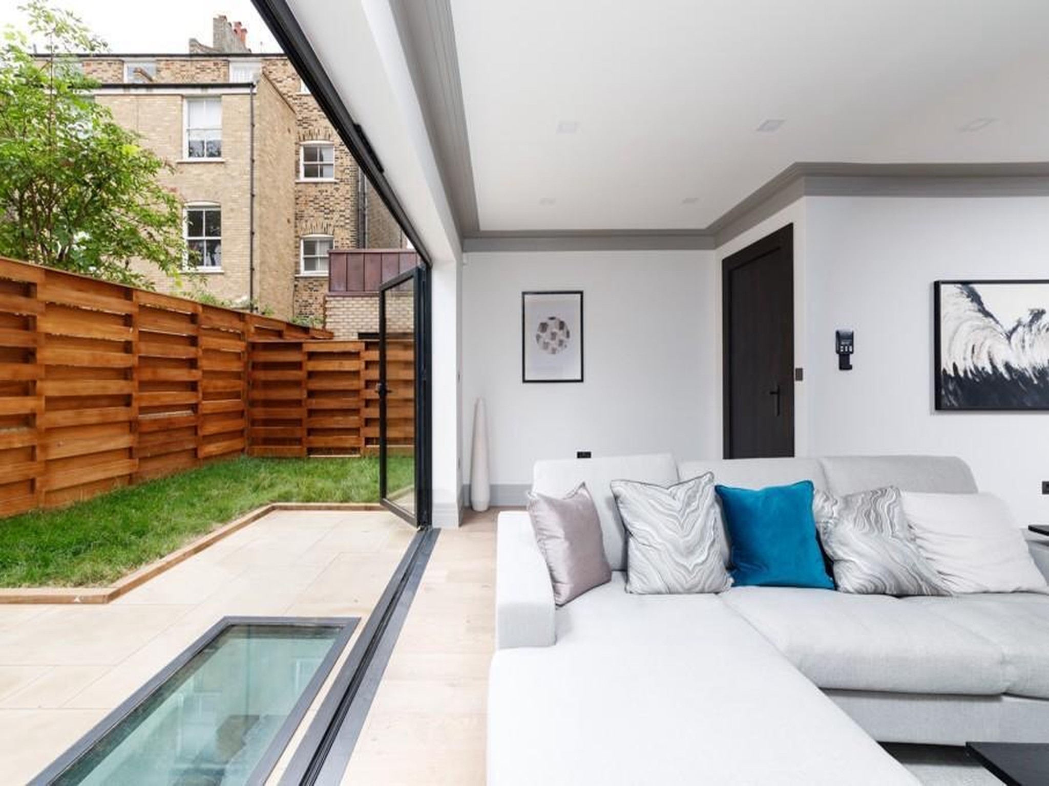House Helm Heather Camden: Luxury 4-Bedroom Villa with Hot Tub and Family Amenities, Camden Town