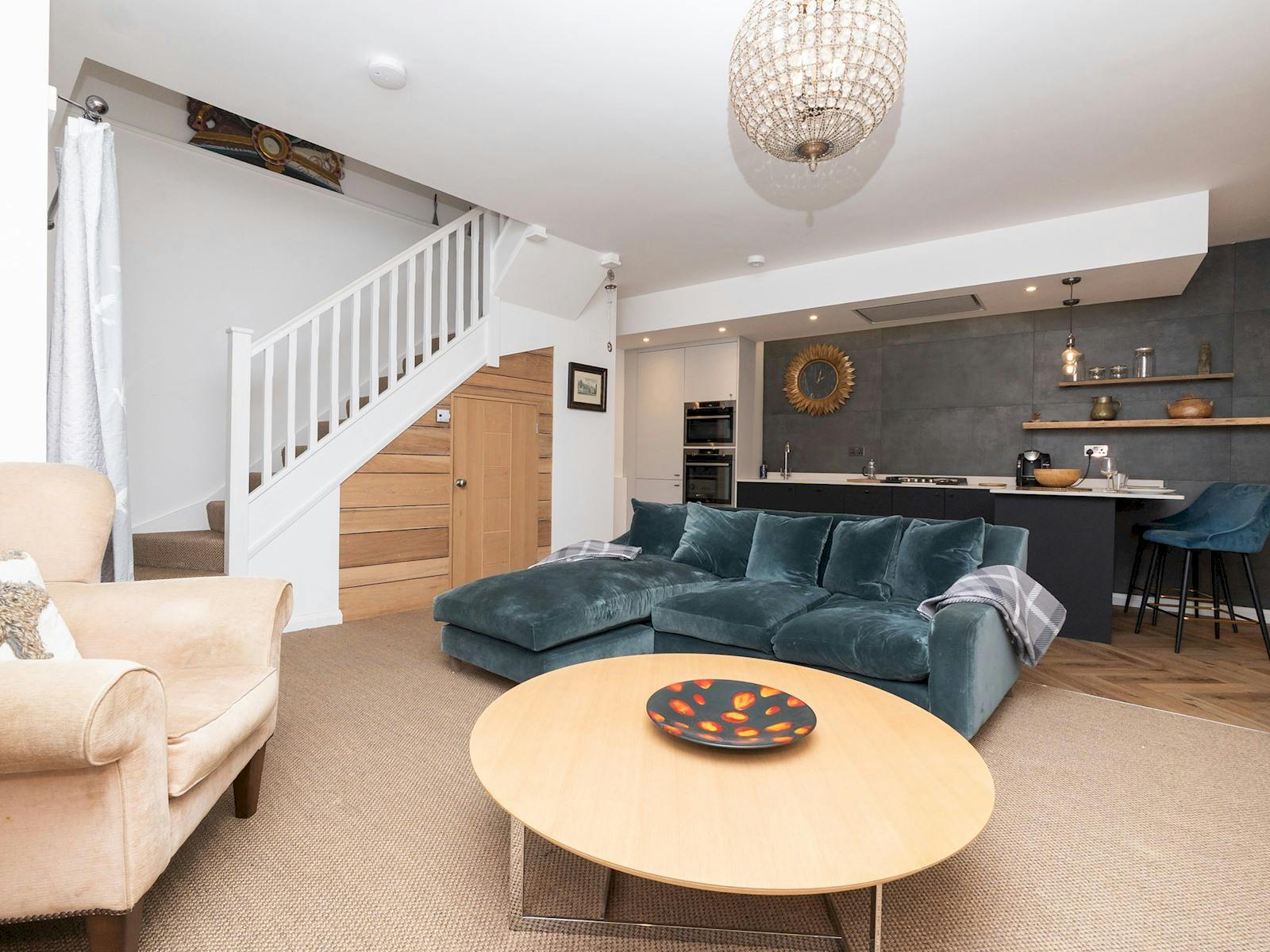 House Helm Heather Combe Somerset: Luxury 2-Bedroom Townhouse with Spa and Private Parking, Bath Somerset