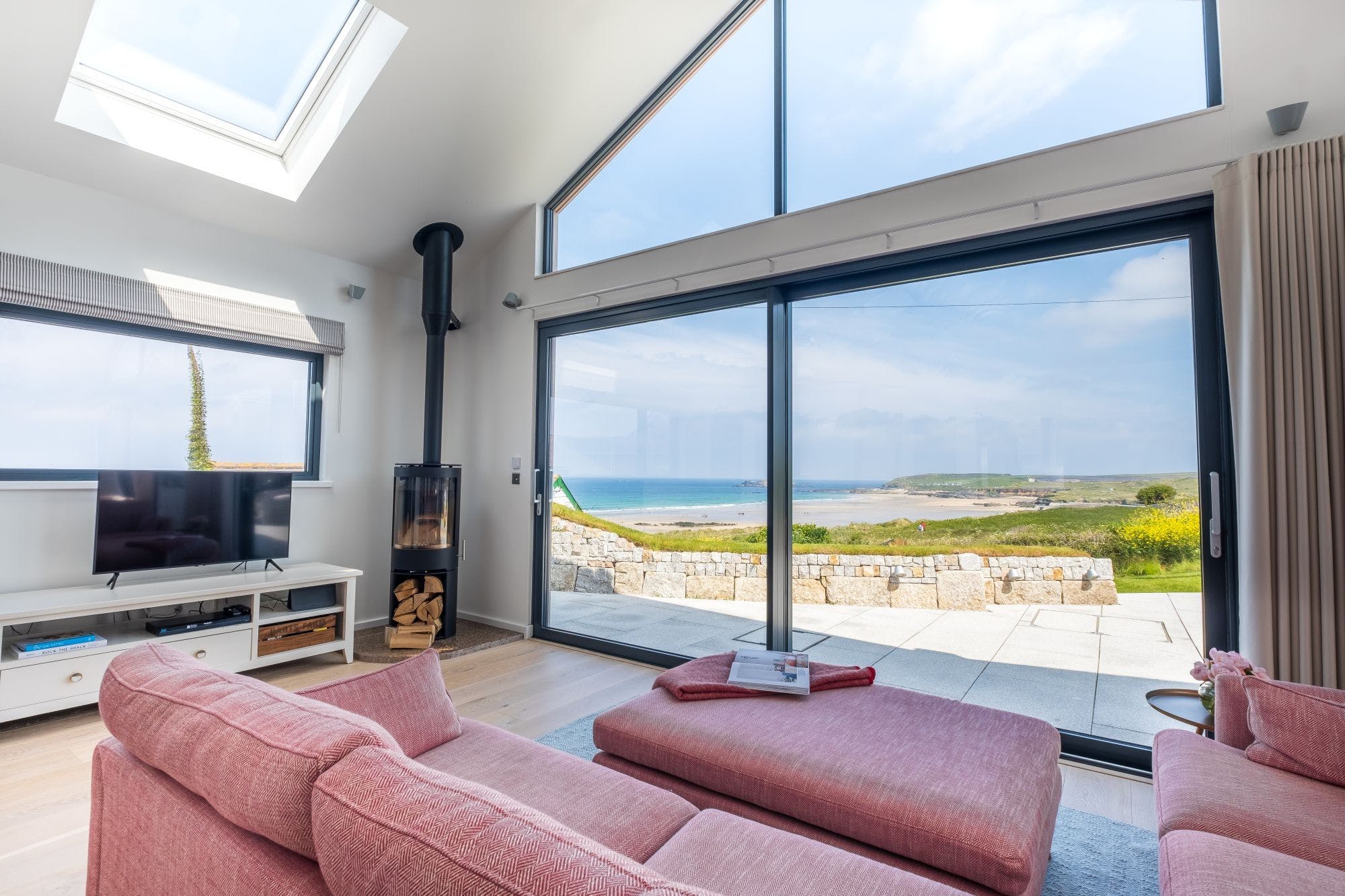 House Helm Heather Gwithian St Ives: Stylish 3-Bedroom Apartment with Sea Views and Spa, St Ives Cornwall