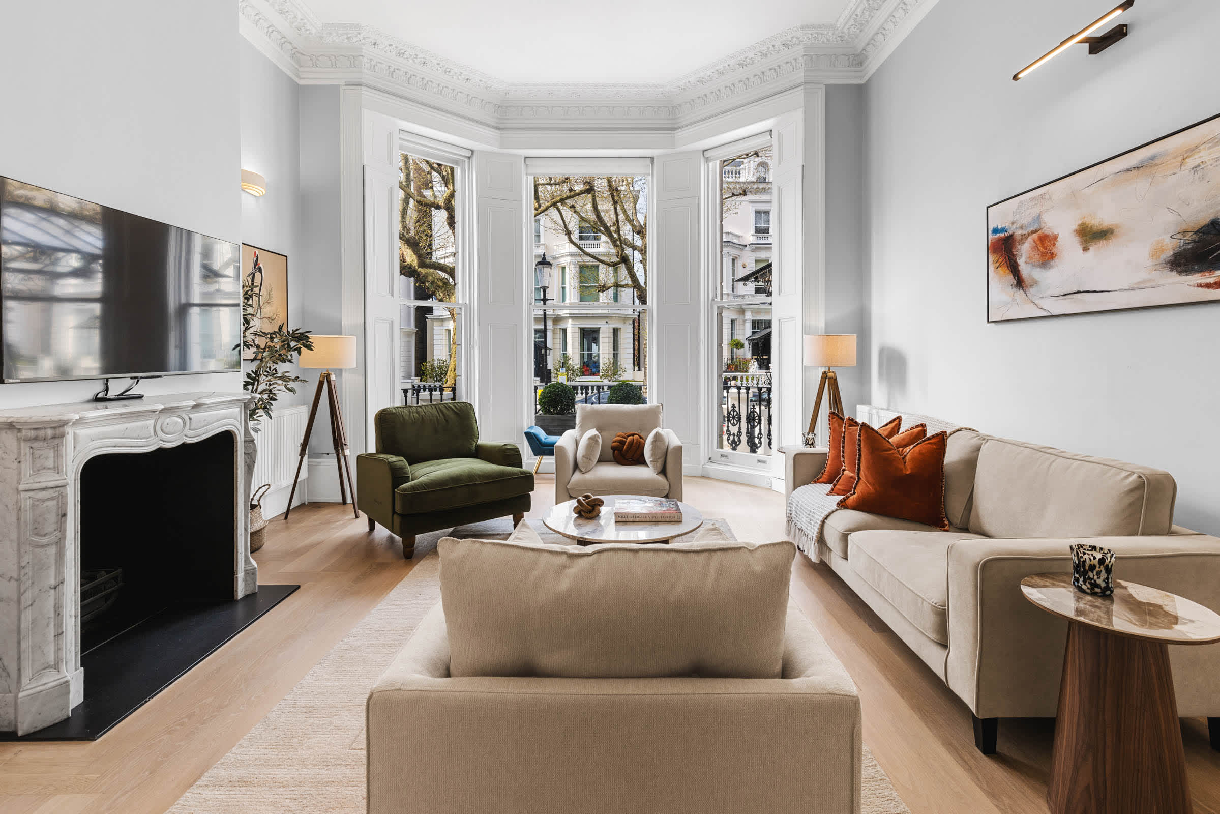 House Helm Heather Holland Park: Luxury 4-Bedroom Apartment with Private Parking in Holland Park, London
