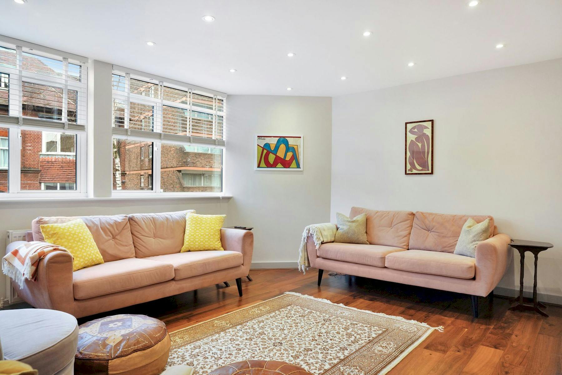 House Helm Heather Primrose: Luxury 3-Bedroom Villa with Spa and Family Amenities, Chalk Farm London