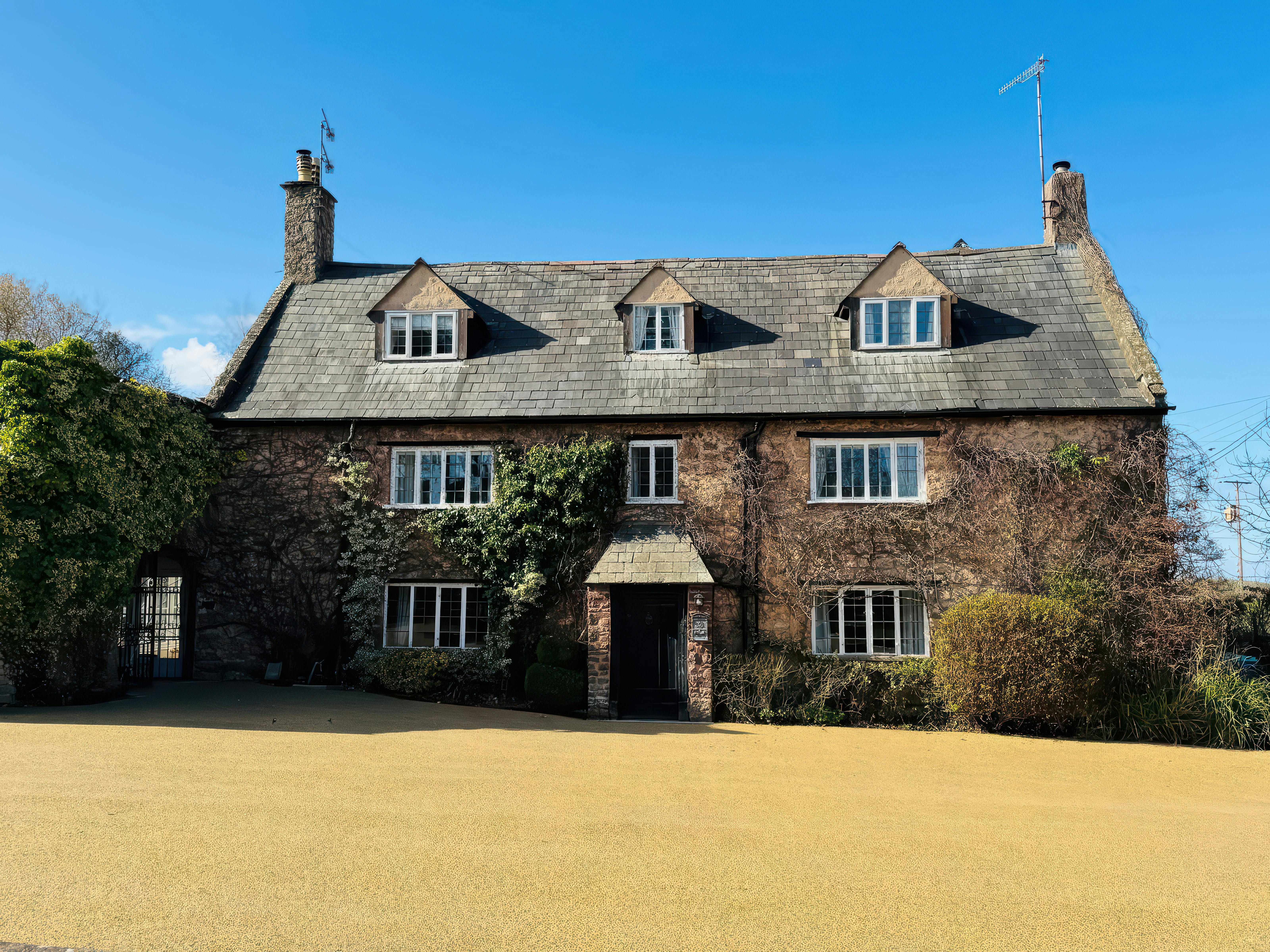 House Helm Heather Selworthy: Luxury 12-Bedroom House with Hot Tub and Sea Views, Somerset