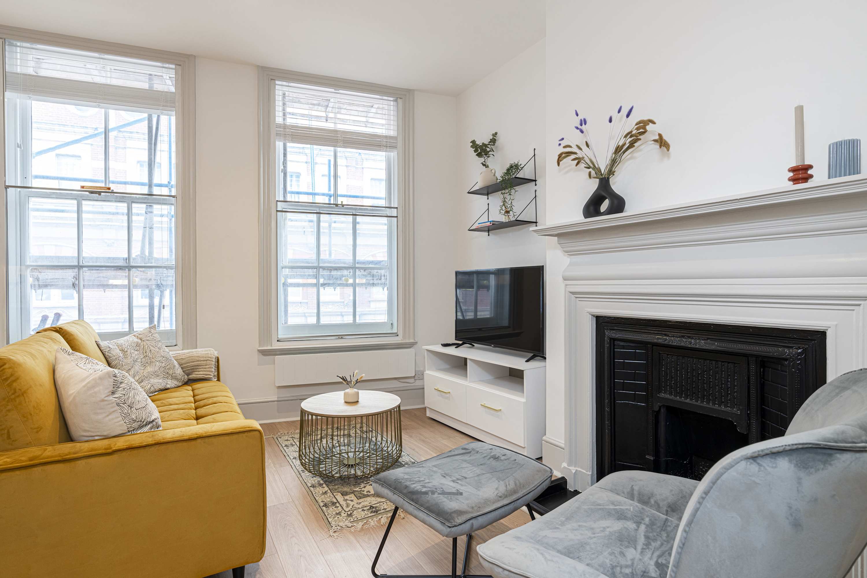 House Helm Heather Soho: Luxury 1-Bedroom Apartment with Spa and Private Parking, West End London