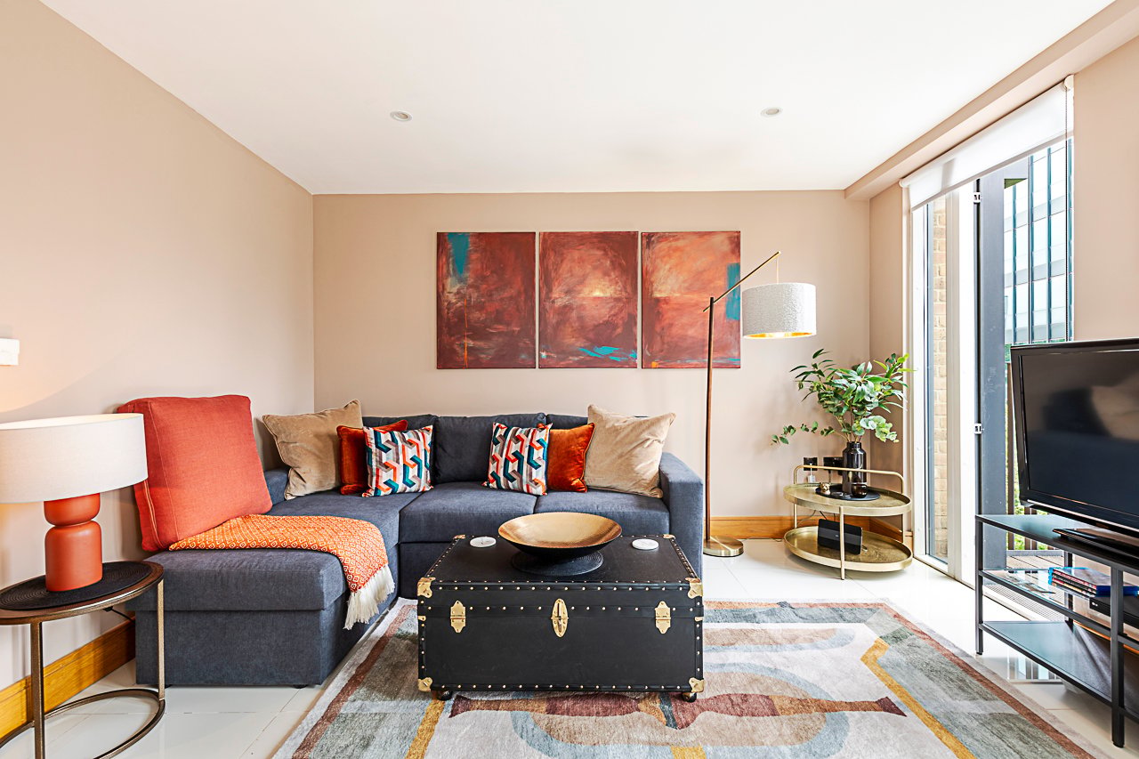 House Helm Heather Somers Town: Luxury 1-Bedroom Villa with Private Parking in Somers Town, London