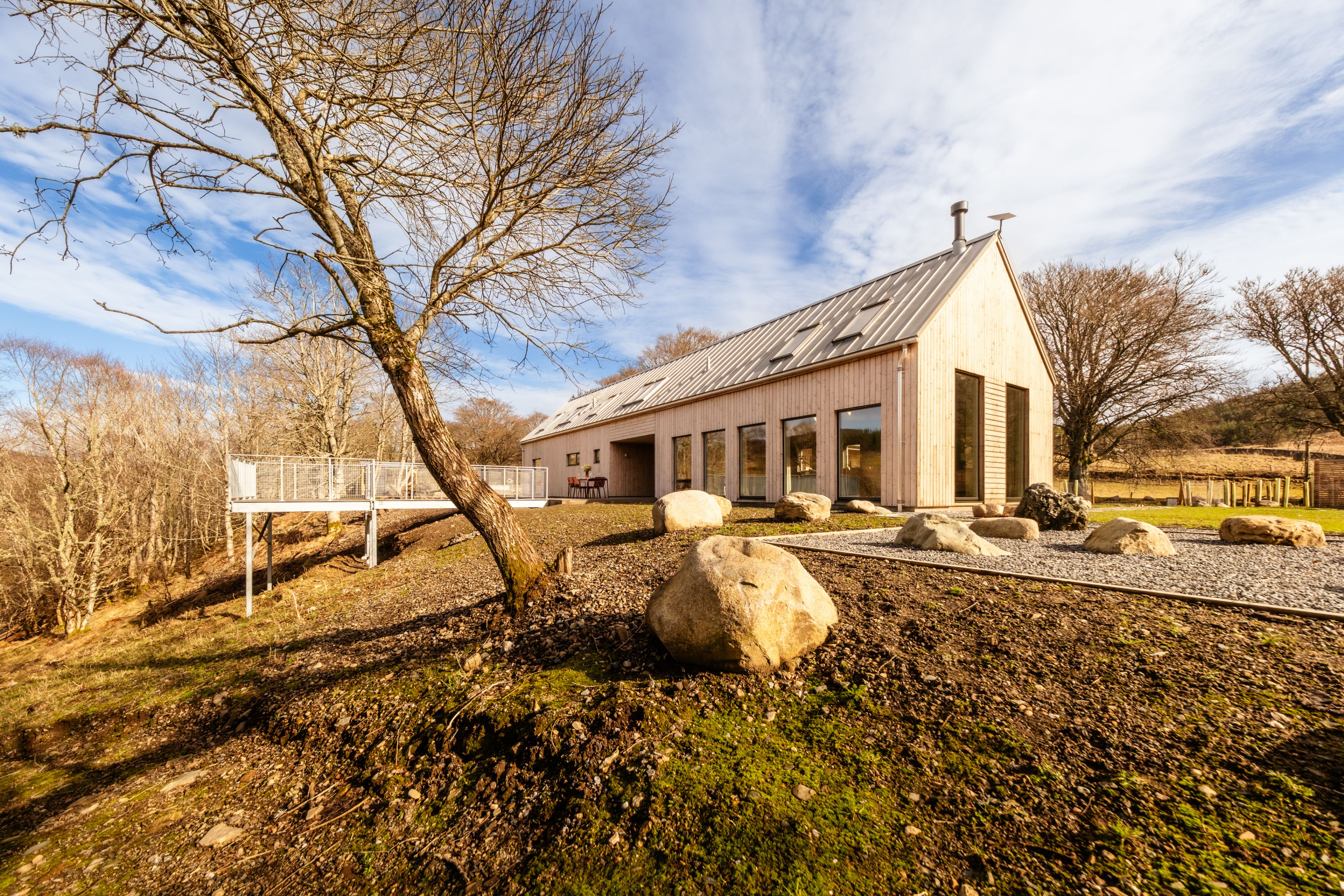 House Helm Rowan Almondbank: Luxury 3-Bedroom Ski Chalet with Hot Tub and Countryside Views, Perth and Kinross