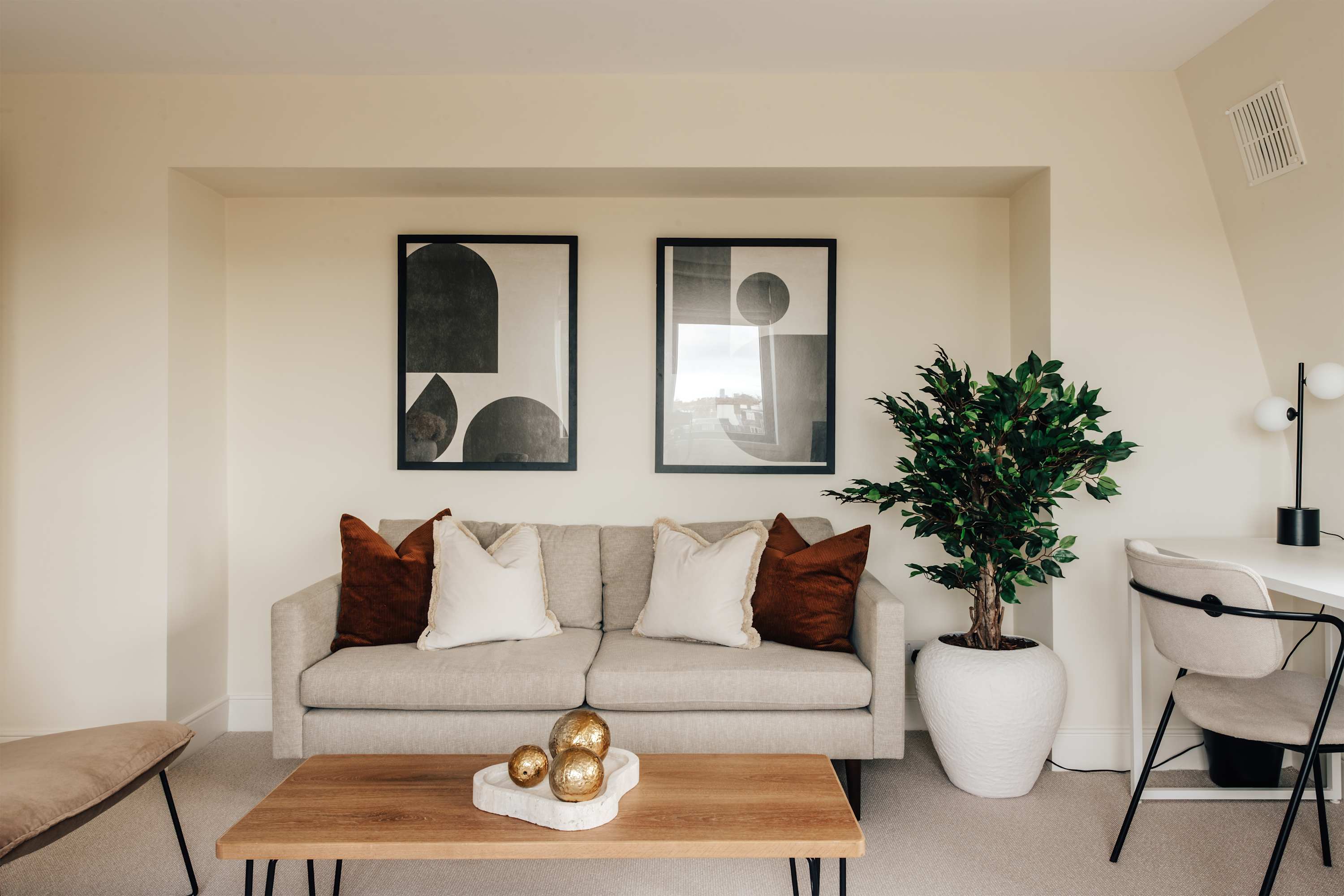 House Helm Rowan Belgravia: Luxury 1-Bedroom Townhouse with Spa and Remote Work Space, Belgravia London