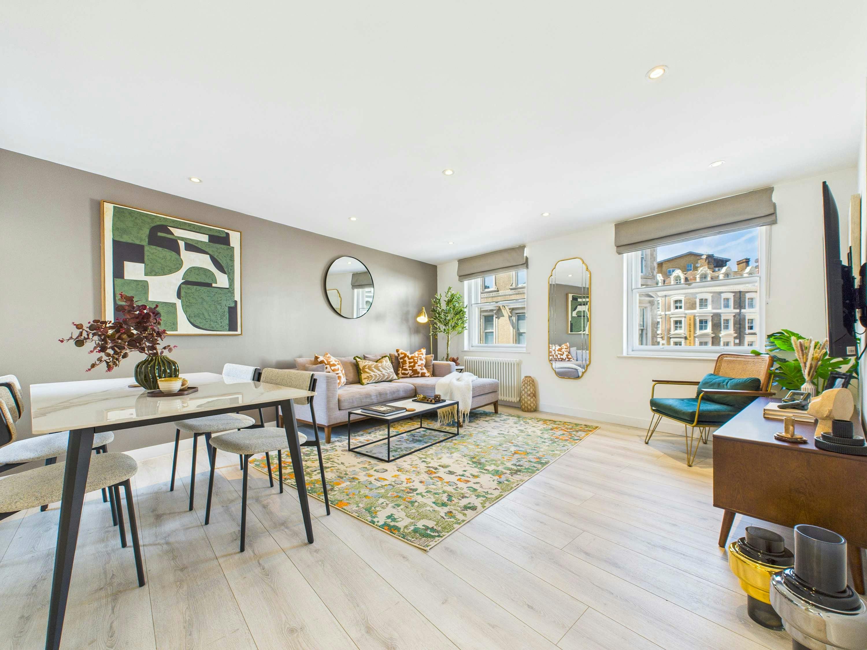 House Helm Rowan Bridge: Luxury 2-Bedroom Townhouse with Spa and Parking, London Bridge