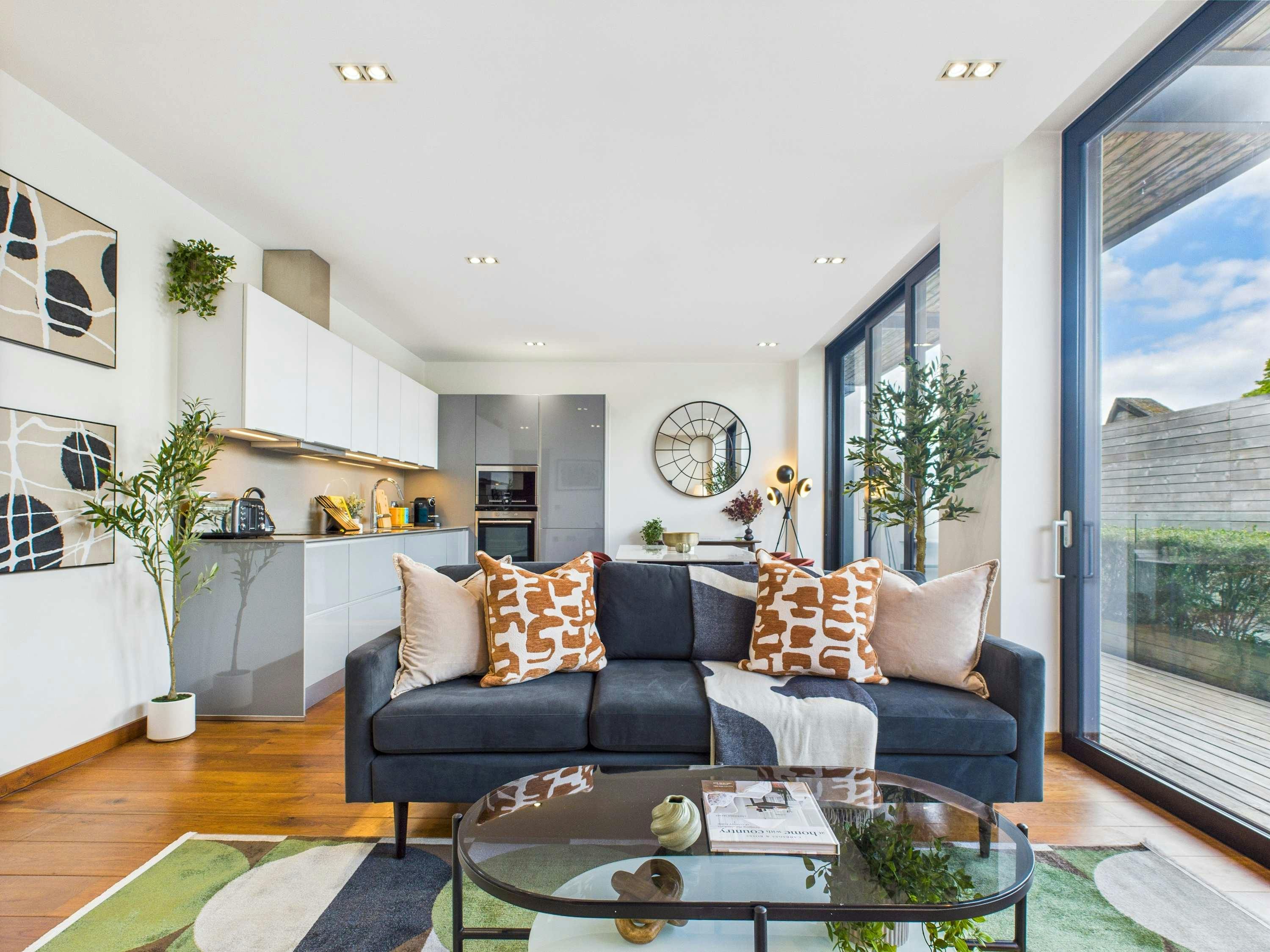 House Helm Rowan Camden: Luxury 2-Bedroom Apartment with Spa and Family-Friendly Amenities, Camden Town