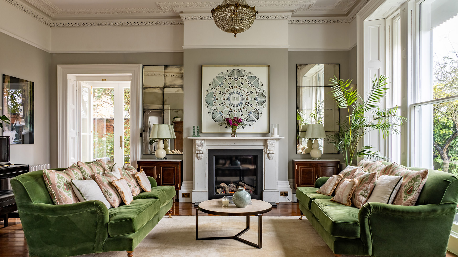 House Helm Rowan Cheltenham: Luxury 5-Bedroom Townhouse with Private Pool and Tennis Court, Cheltenham
