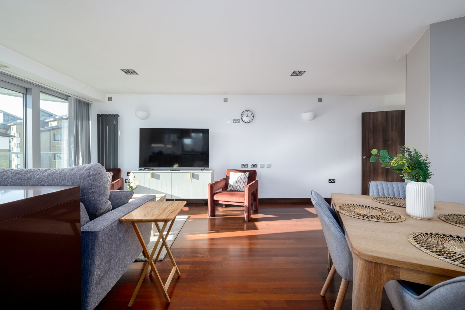 House Helm Rowan Clerkenwell: Luxury 2-Bedroom Villa with Air Conditioning in Clerkenwell, London