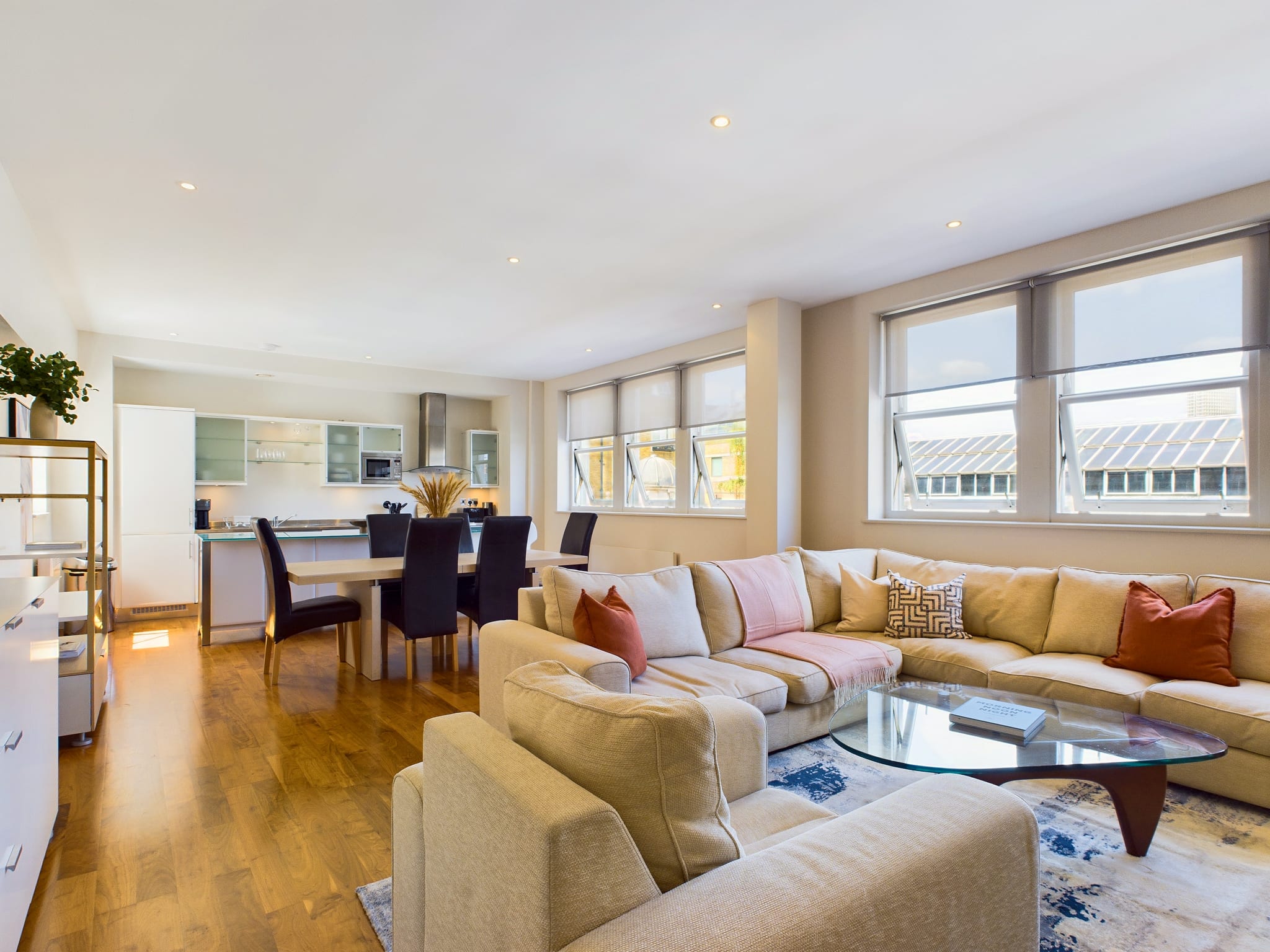 House Helm Rowan Covent Garden: Luxury 2-Bedroom Apartment with Family-Friendly Features, Covent Garden London