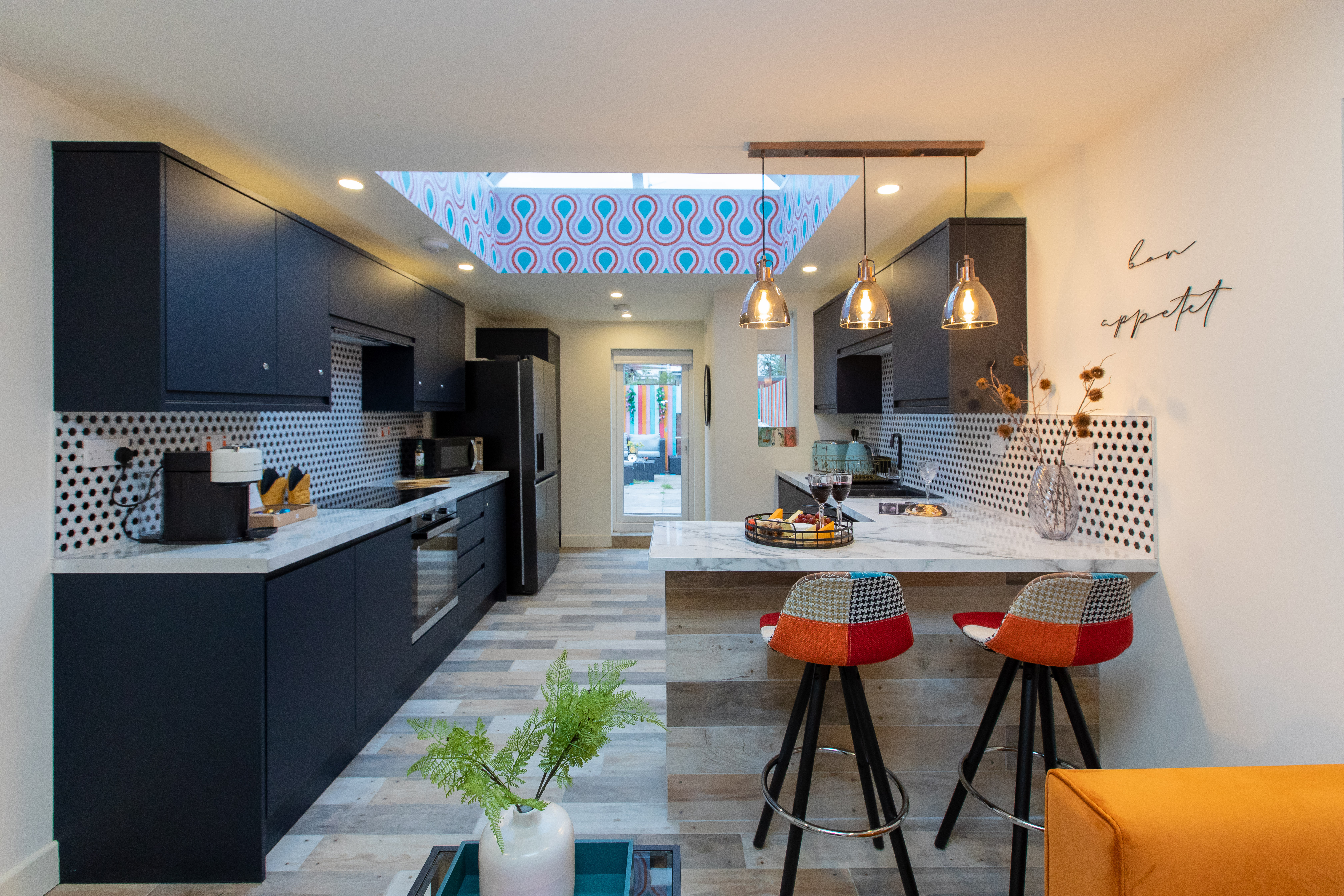 House Helm Rowan Coventry: Luxury 5-Bedroom Apartment with En-Suites and Private Parking, West Midlands