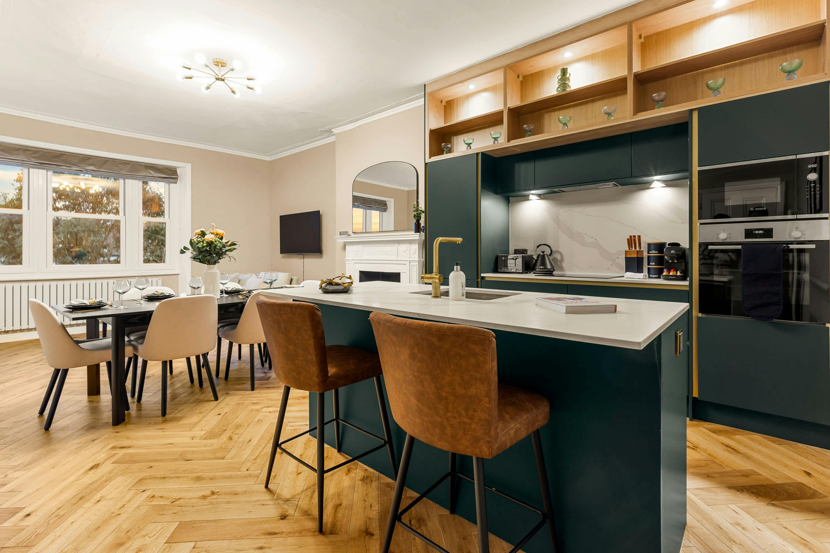 House Haar Fitzjohns Hampstead: Charming 2-Bedroom Apartment with Spa and Parking, Hampstead London