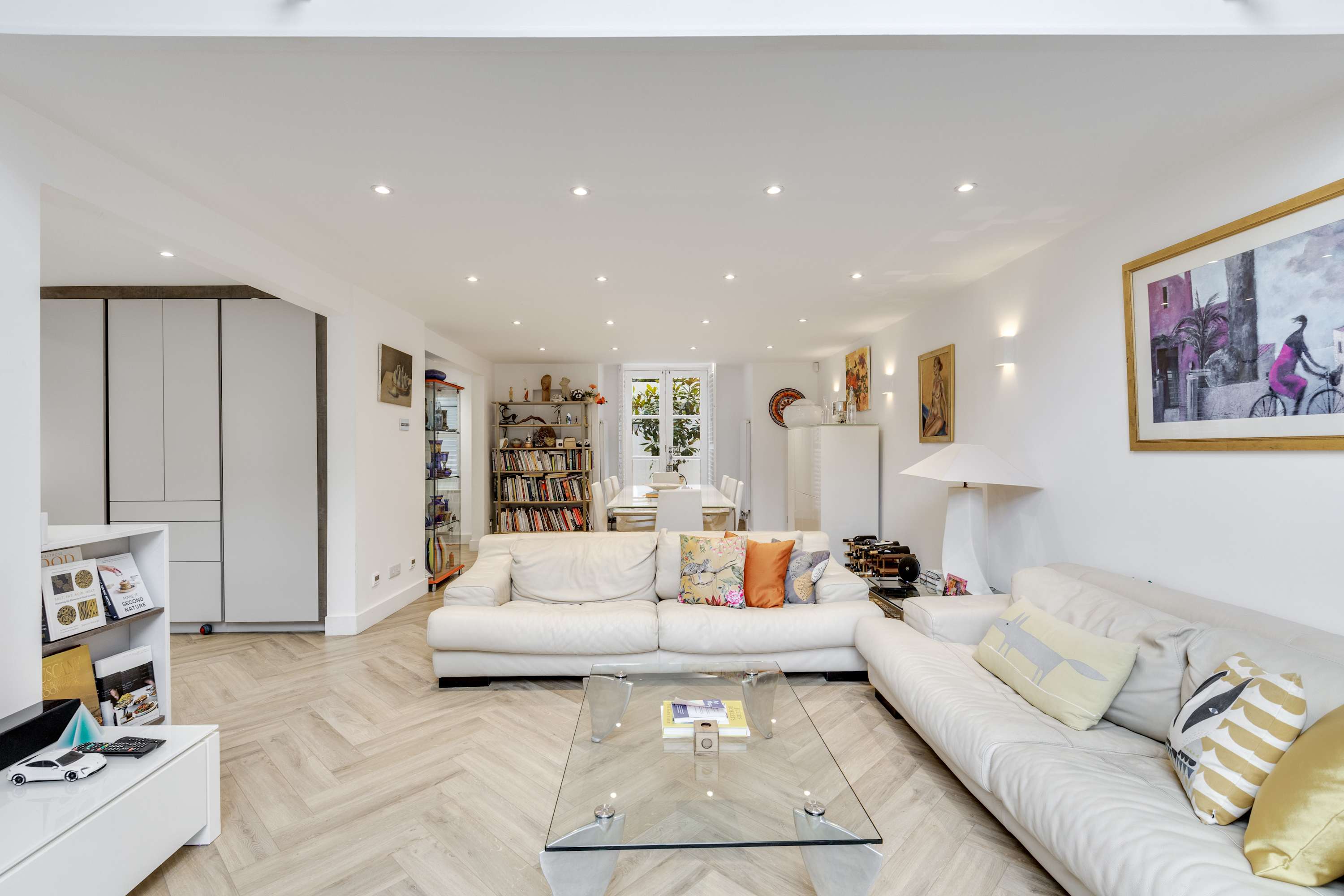 House Helm Rowan Hampstead: Luxury 2-Bedroom Villa with Spa and Private Parking, Hampstead London