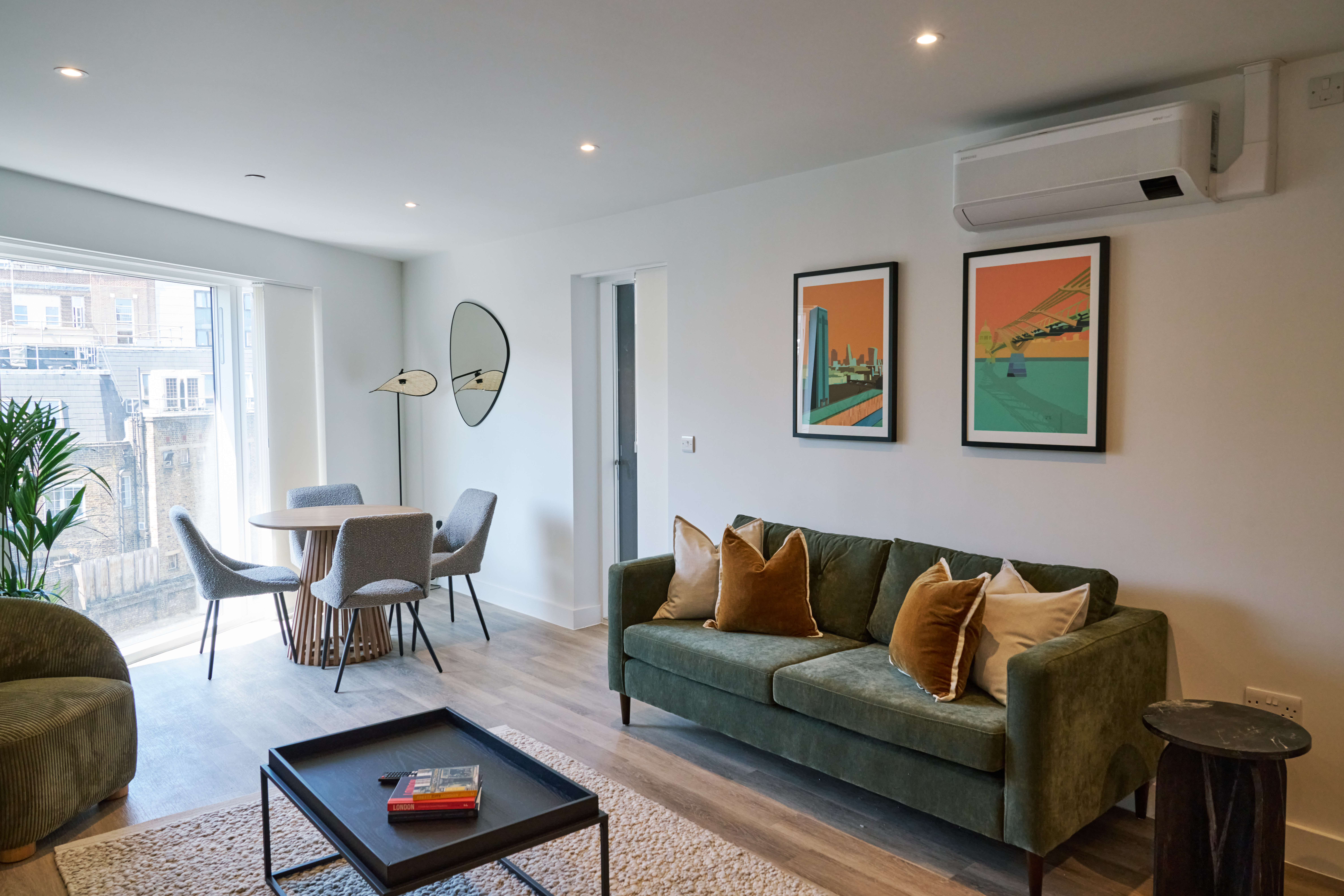 House Haar Regent’s Canal Kings Cross: Luxury 1-Bedroom Apartment with Spa and Pet-Friendly Features, Kings Cross London