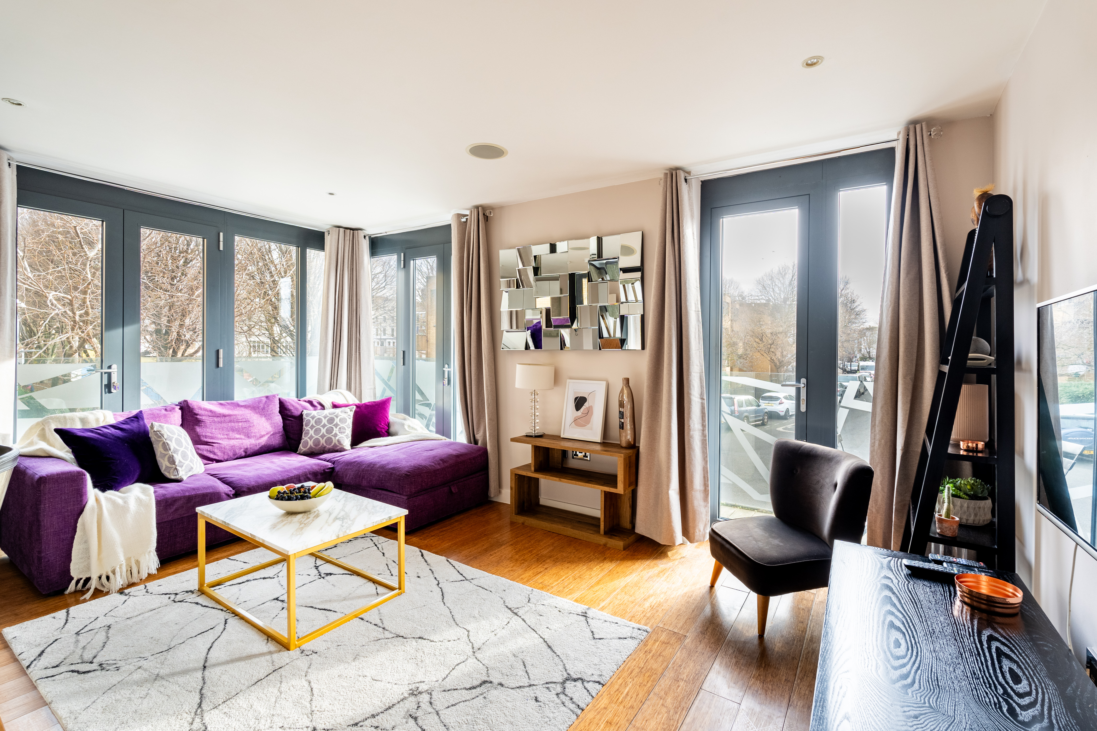 House Helm Rowan Ladbroke: Luxury 2-Bedroom Apartment with Private Parking in Ladbroke Grove, London