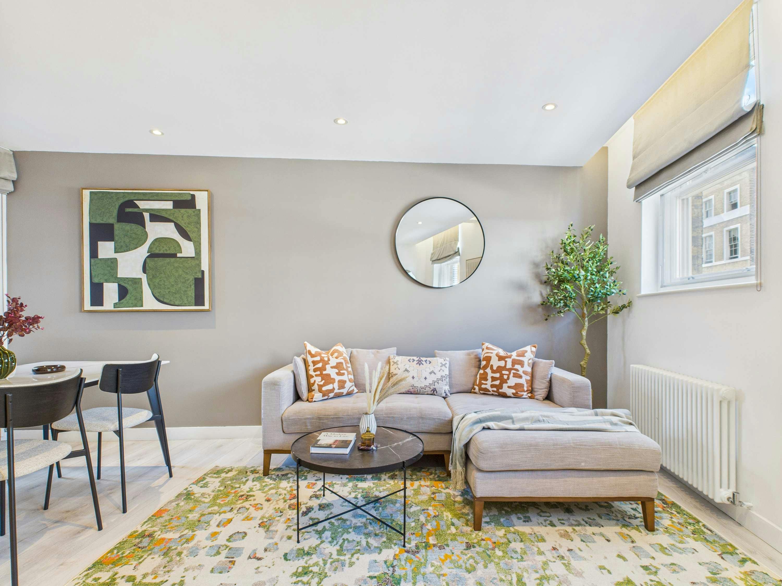 House Helm Rowan LondonBridge: Stylish 2-Bedroom Townhouse Rental with Private Parking in London Bridge