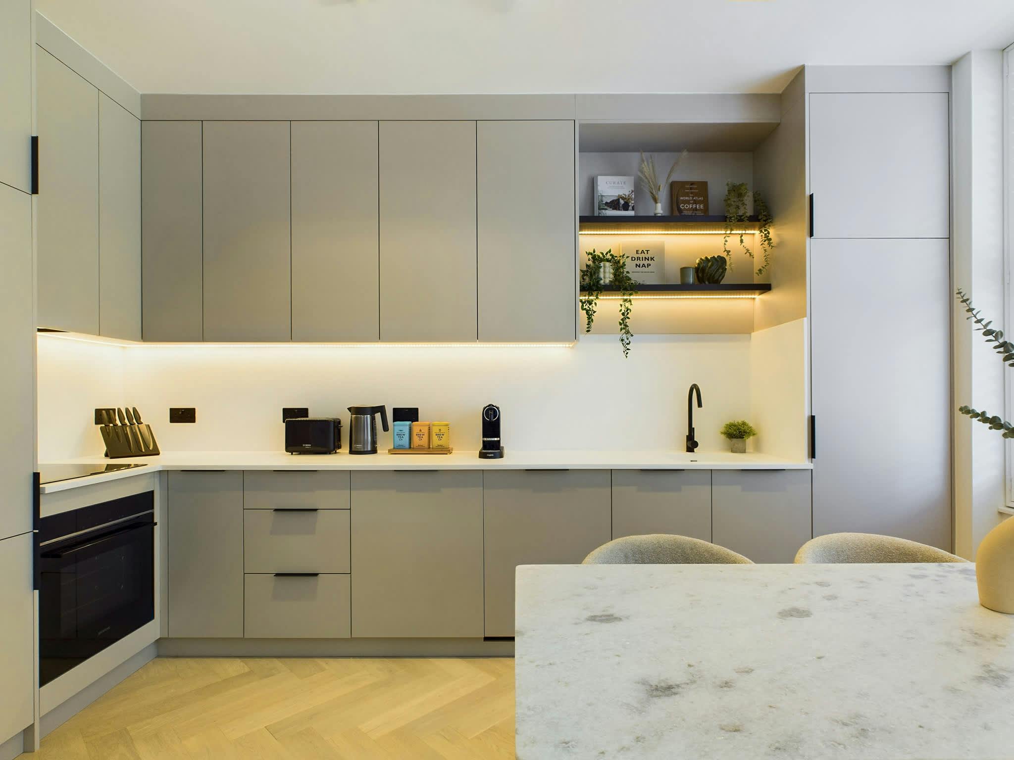 House Helm Rowan MaidaVale: Charming 2-Bedroom Apartment with Spa Sauna in Maida Vale, London