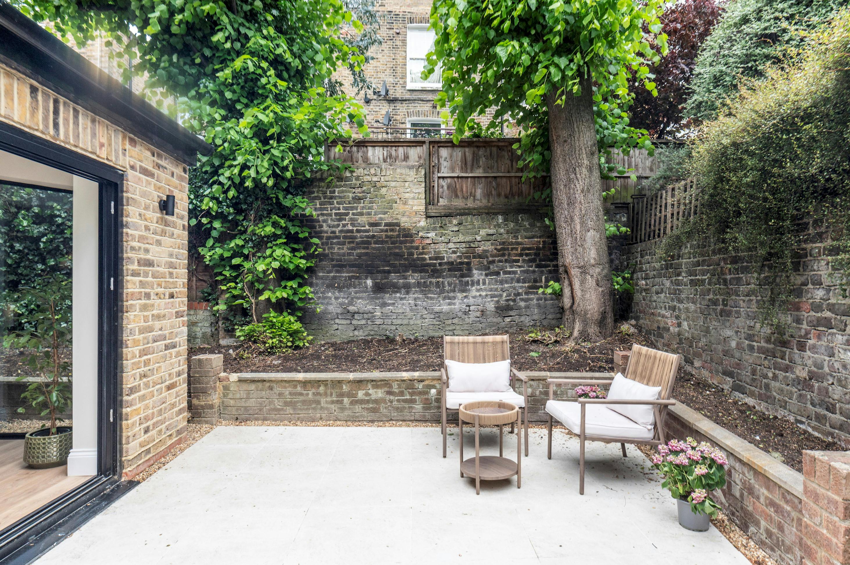 House Helm Rowan Queenspark: Luxury 2-Bedroom Apartment with Spa Sauna, Queen’s Park London