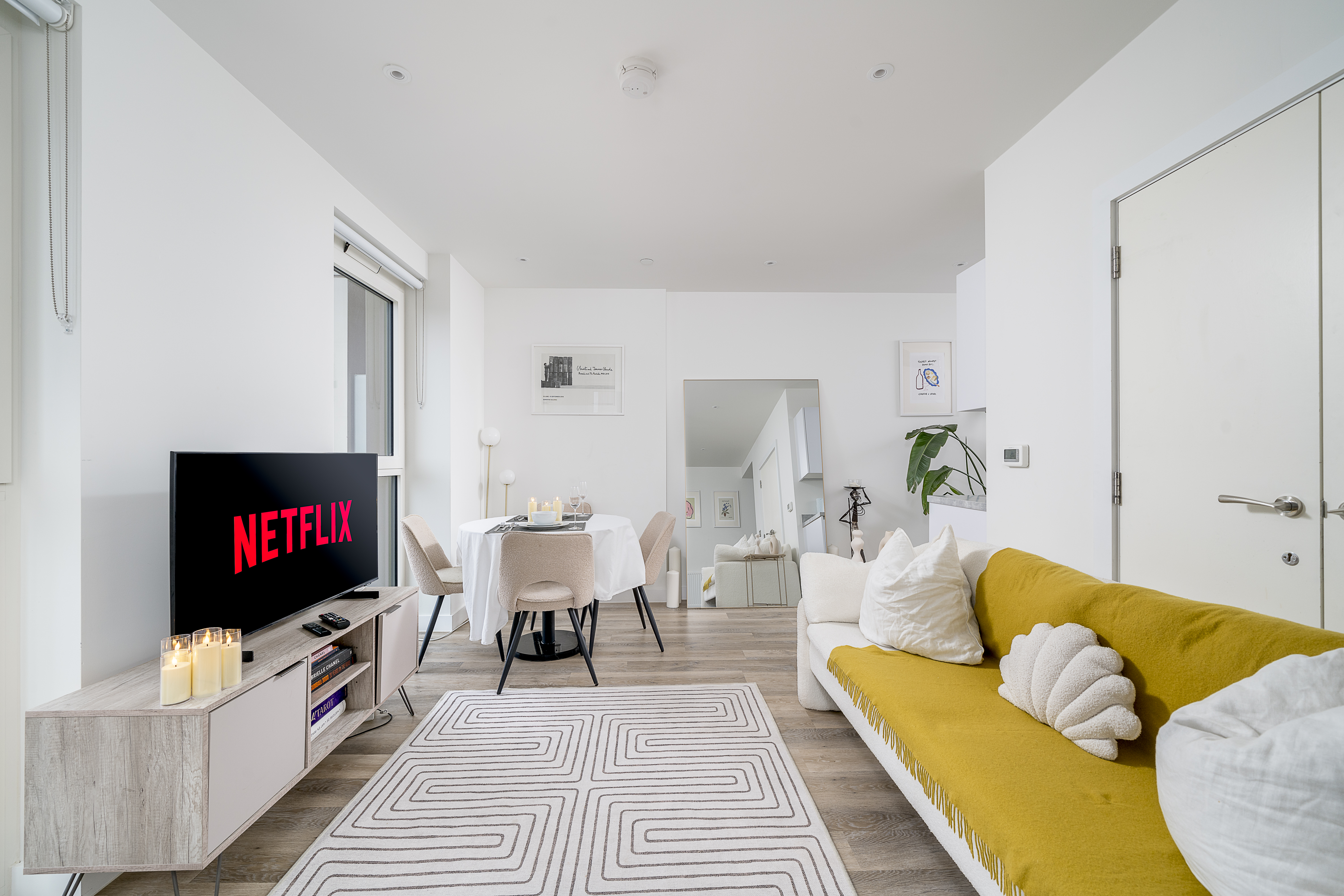 House Helm Rowan ShepherdsBush: Luxury 1-Bedroom Apartment with Balcony and Air Conditioning, Shepherd’s Bush