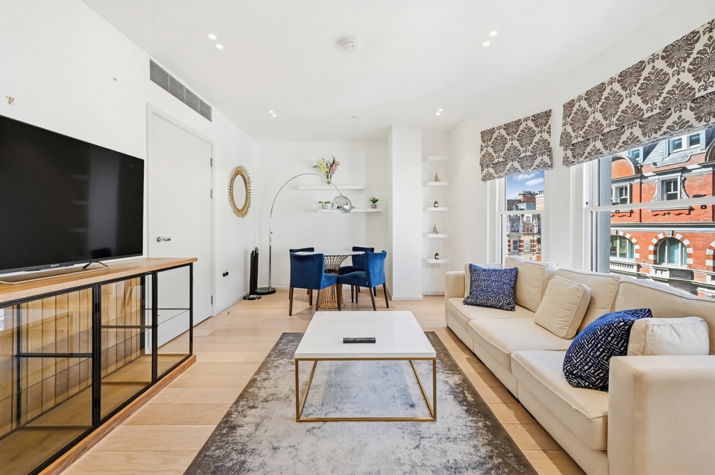 House Helm Rowan Soho: Luxury 2-Bedroom Apartment with Air Conditioning and Private Parking, Soho London
