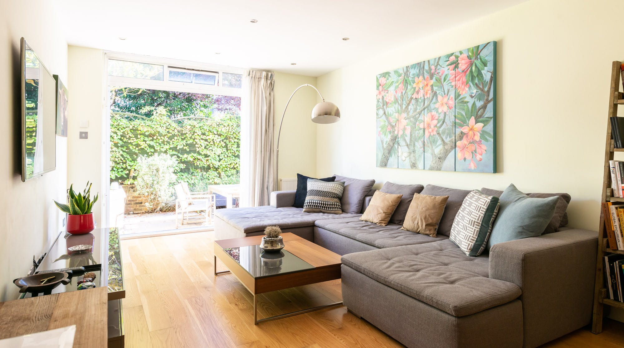 House Haar Primrose Hill St John’s Wood: Luxury 3-Bedroom Villa with Spa Sauna in St John’s Wood London
